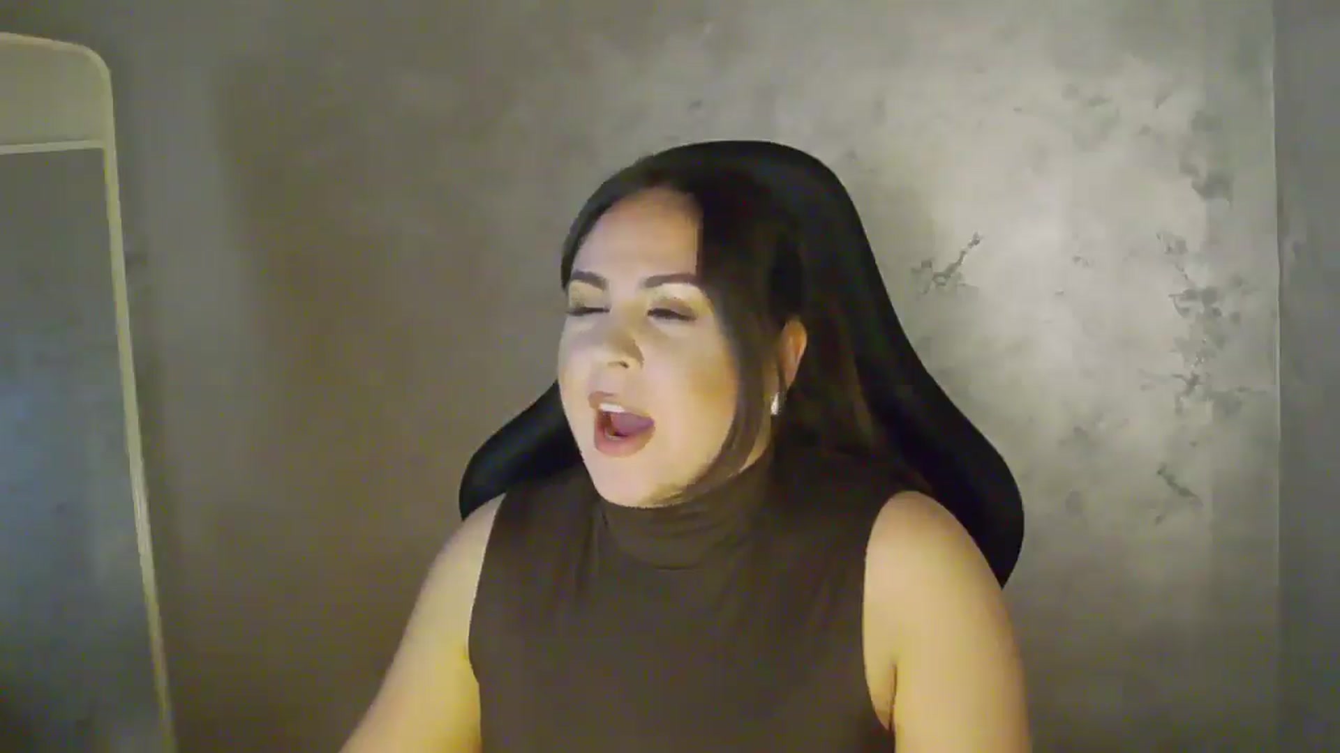 Gallery image thumbnail from NotVanilla's myfreecams stream on, 02/06/2026, 23:59 image 9 of 20
