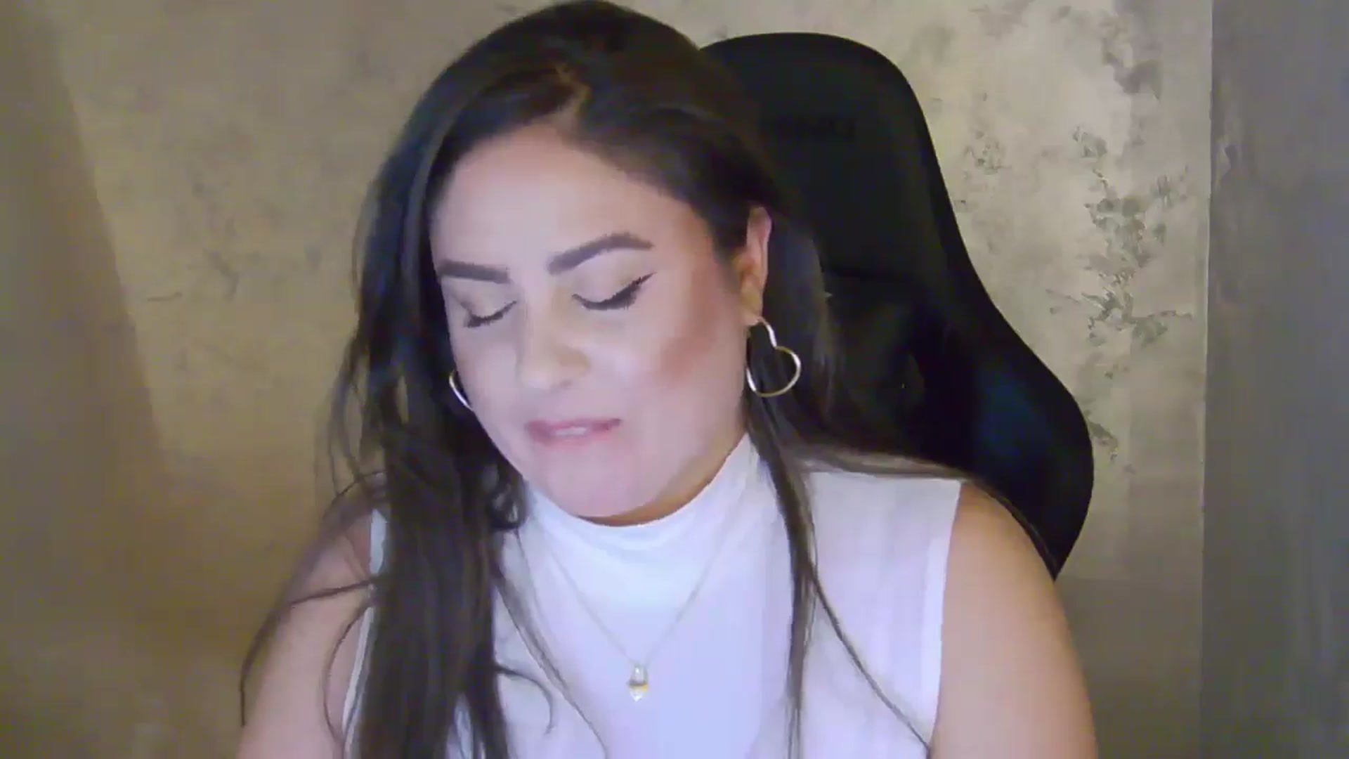 Gallery image thumbnail from NotVanilla's myfreecams stream on, 02/09/2026, 24:54 image 6 of 20
