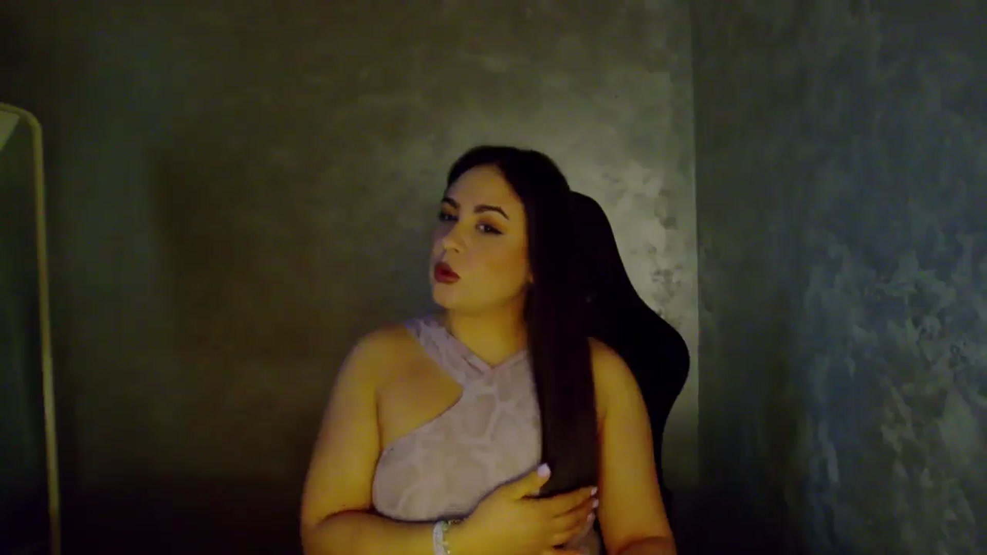 Gallery image thumbnail from NotVanilla's myfreecams stream on, 03/19/2026, 24:40 image 5 of 20