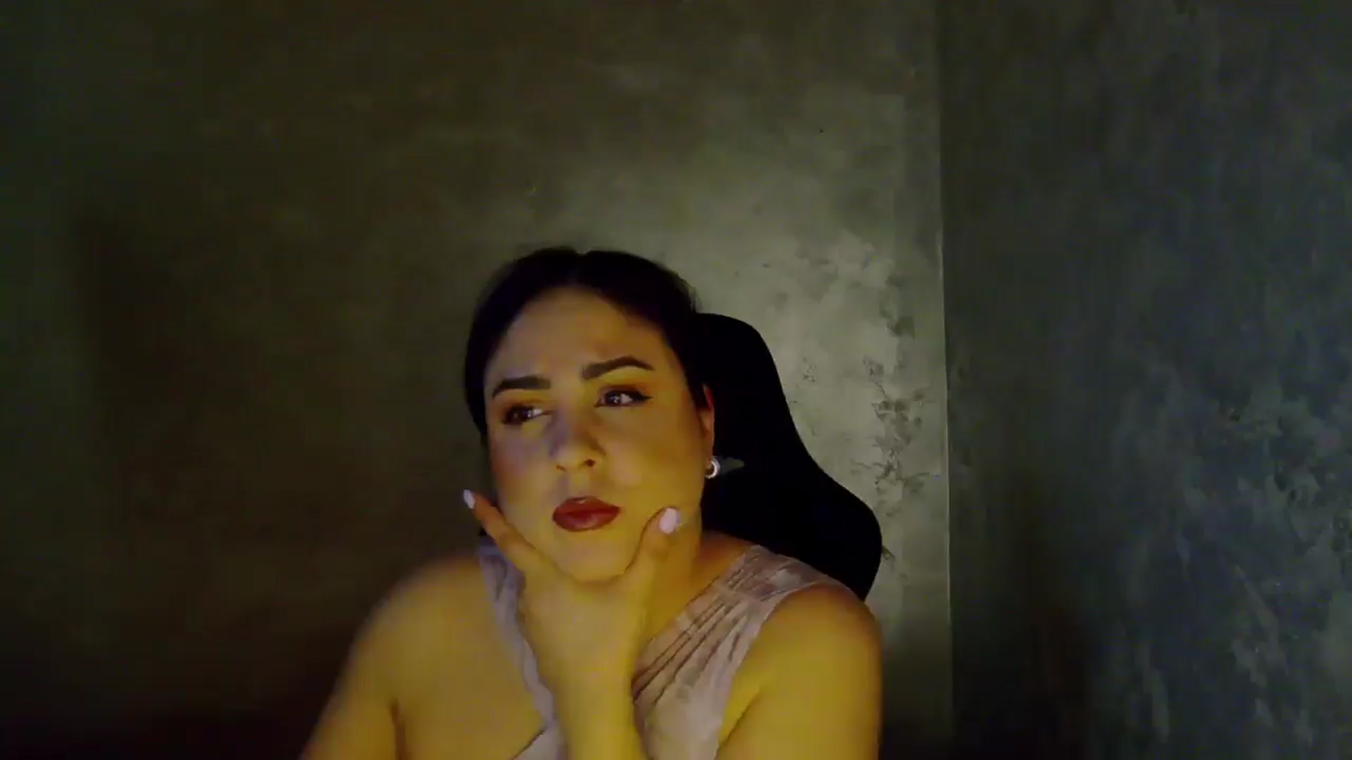 Gallery image thumbnail from NotVanilla's myfreecams stream on, 03/19/2026, 24:40 image 19 of 20