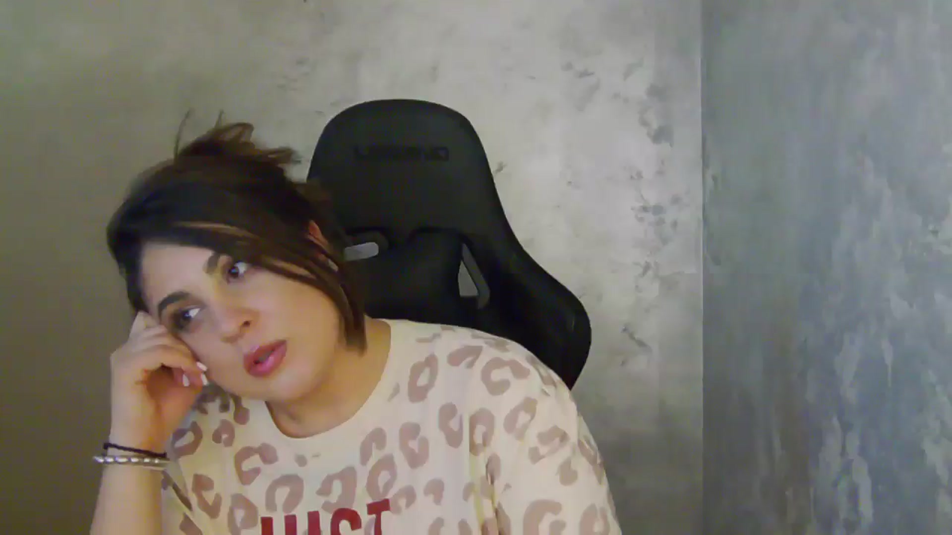 Gallery image thumbnail from NotVanilla's myfreecams stream on, 04/03/2026, 04:04 image 15 of 20
