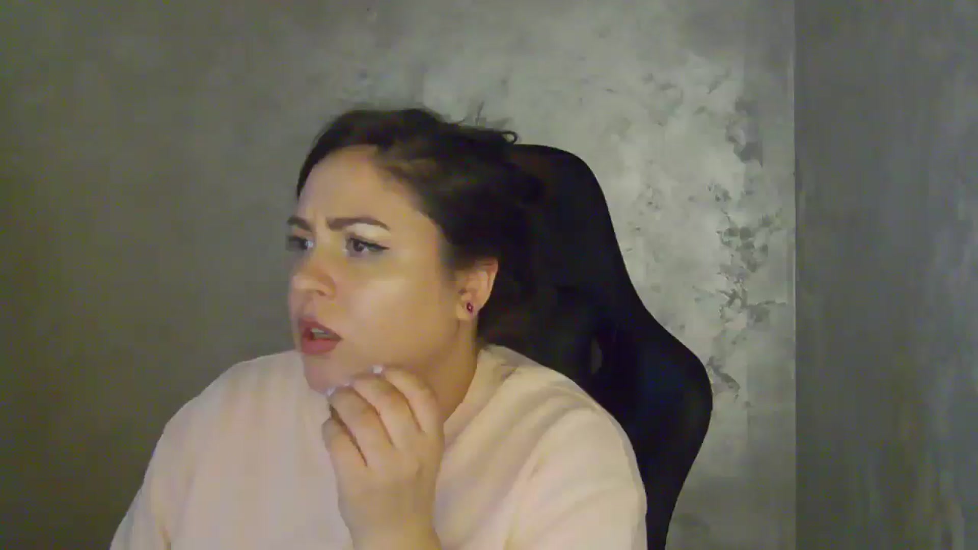 Gallery image thumbnail from NotVanilla's myfreecams stream on, 04/09/2026, 03:05 image 15 of 20