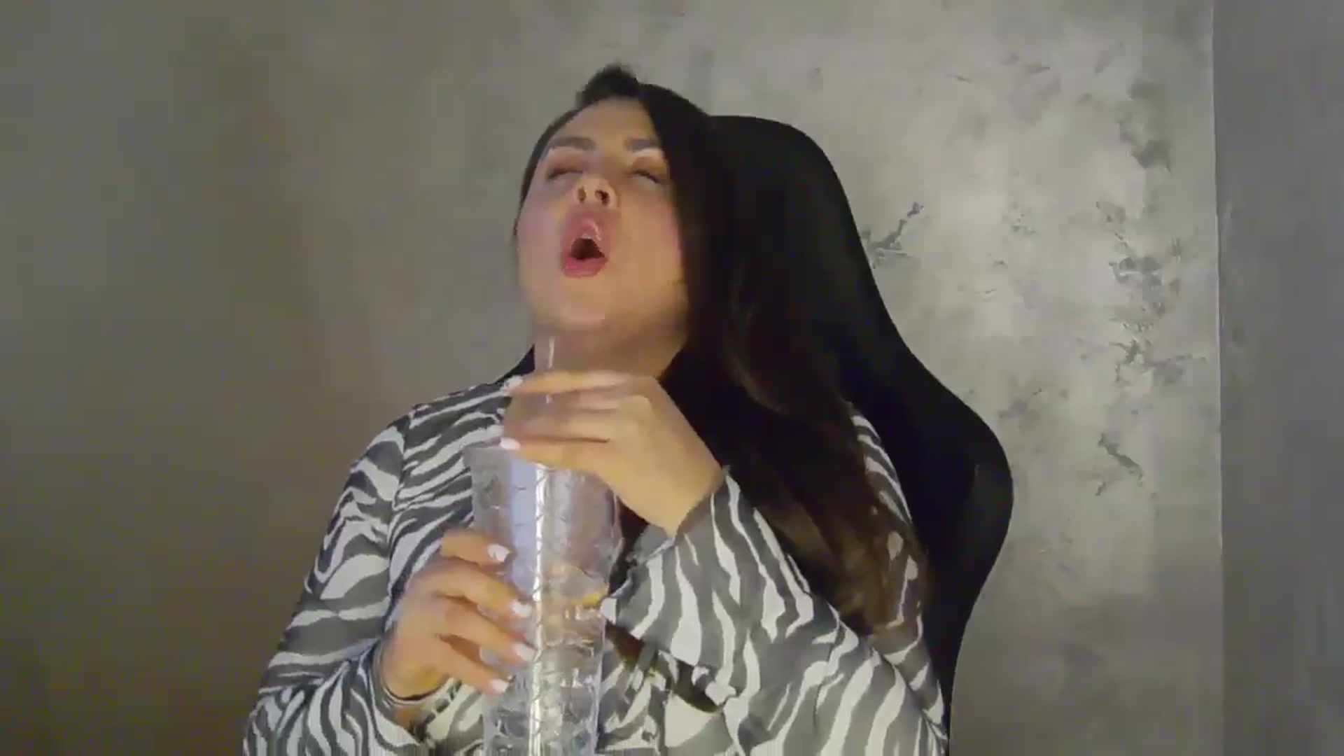 Gallery image thumbnail from NotVanilla's myfreecams stream on, 04/10/2026, 24:03 image 4 of 20