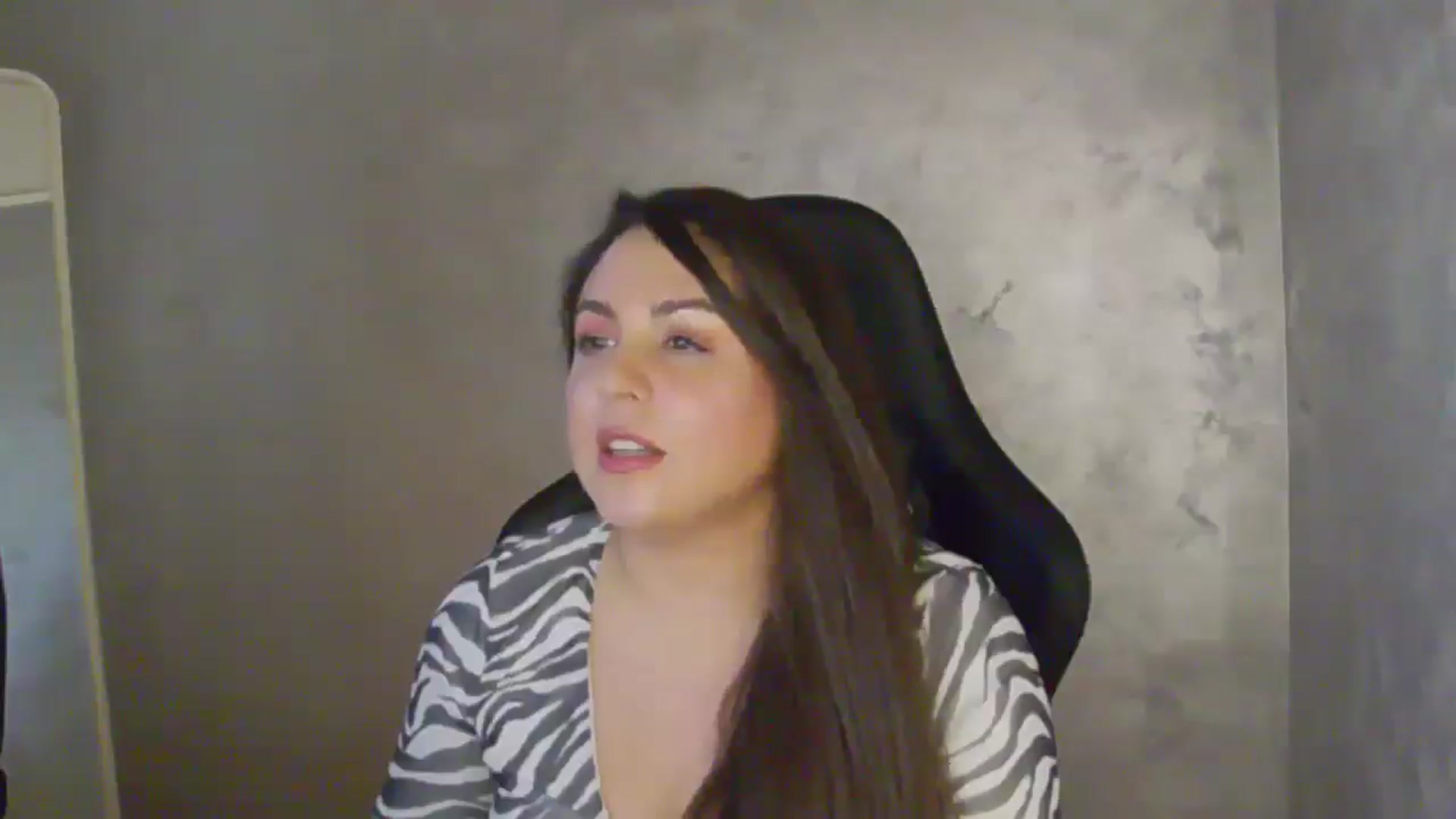 Gallery image thumbnail from NotVanilla's myfreecams stream on, 04/10/2026, 24:58 image 17 of 20
