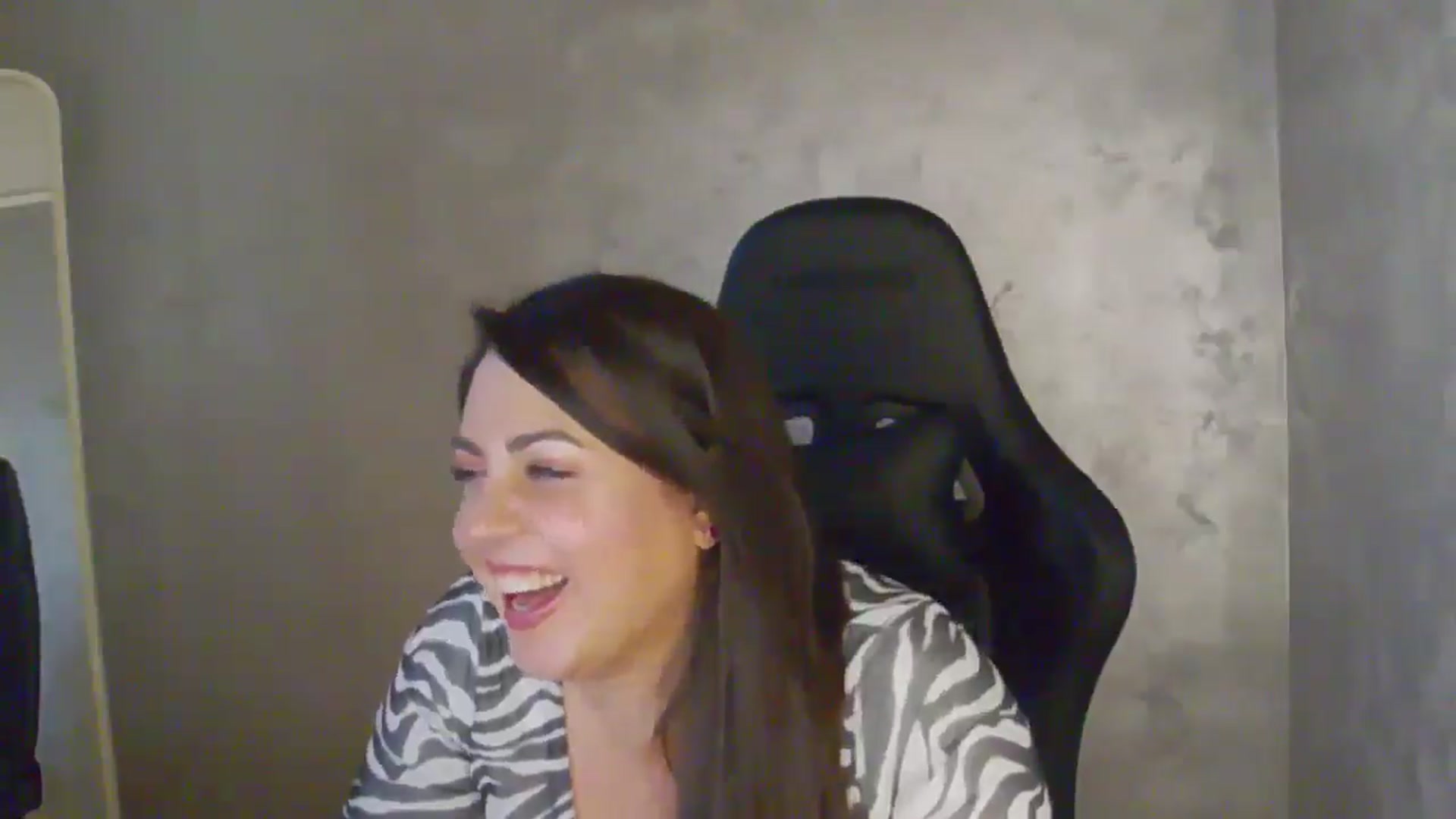 Gallery image thumbnail from NotVanilla's myfreecams stream on, 04/10/2026, 24:58 image 14 of 20