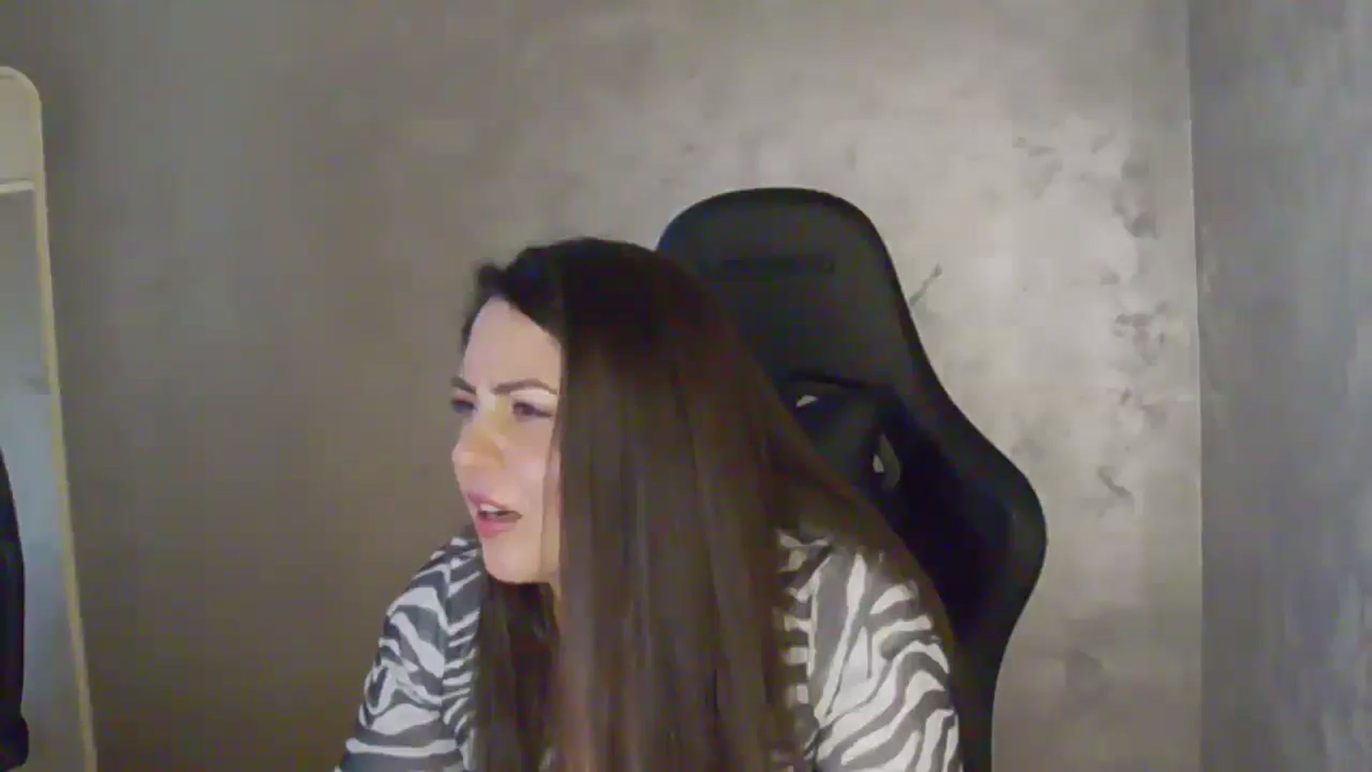 Gallery image thumbnail from NotVanilla's myfreecams stream on, 04/10/2026, 24:58 image 12 of 20