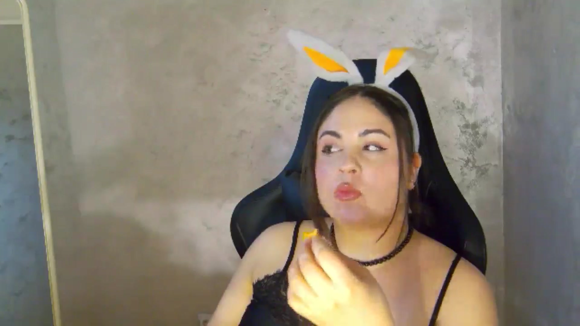 Gallery image thumbnail from NotVanilla's myfreecams stream on, 04/12/2026, 02:30 image 18 of 20