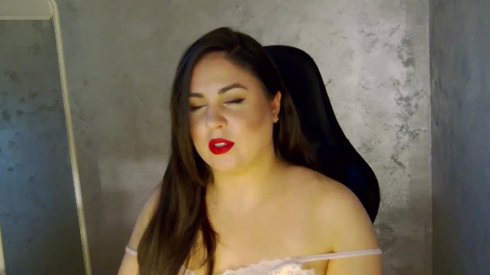 Gallery image thumbnail from NotVanilla's myfreecams stream on, 04/13/2026, 24:00 image 17 of 20