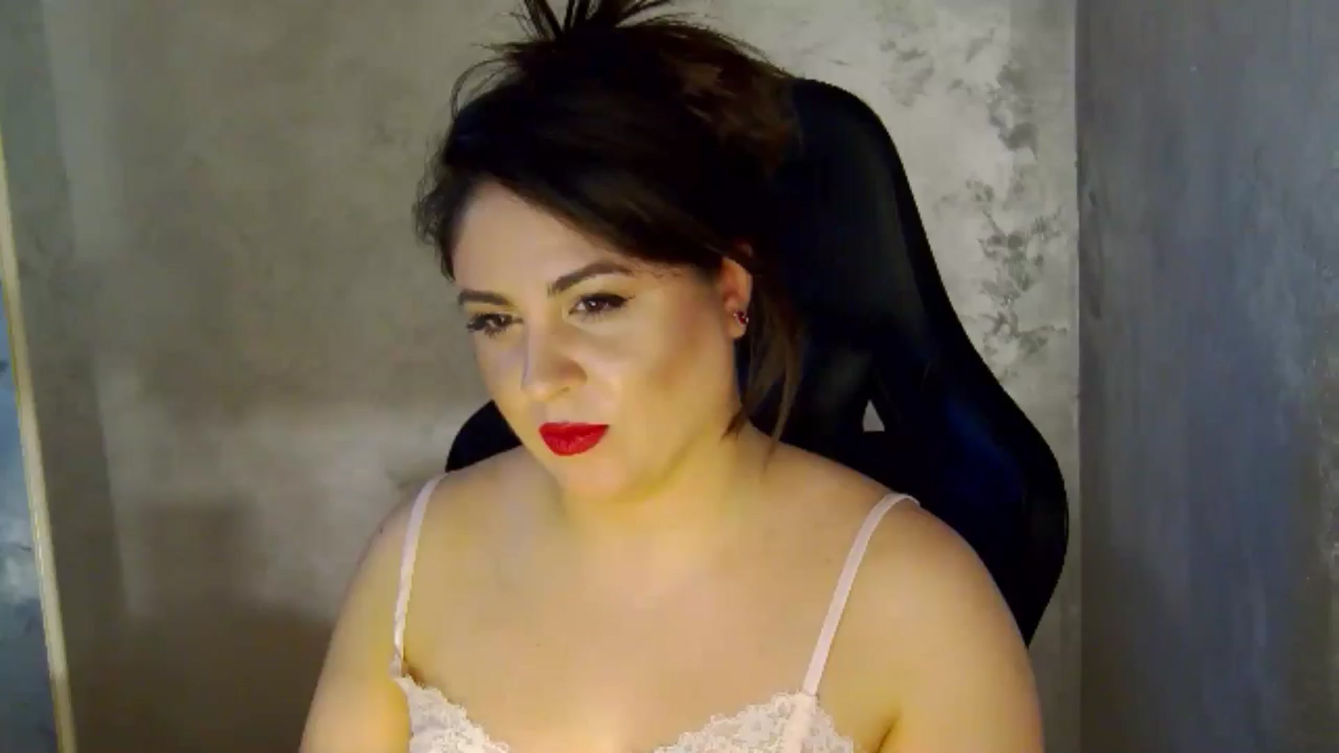 Gallery image thumbnail from NotVanilla's myfreecams stream on, 04/13/2026, 03:10 image 19 of 20