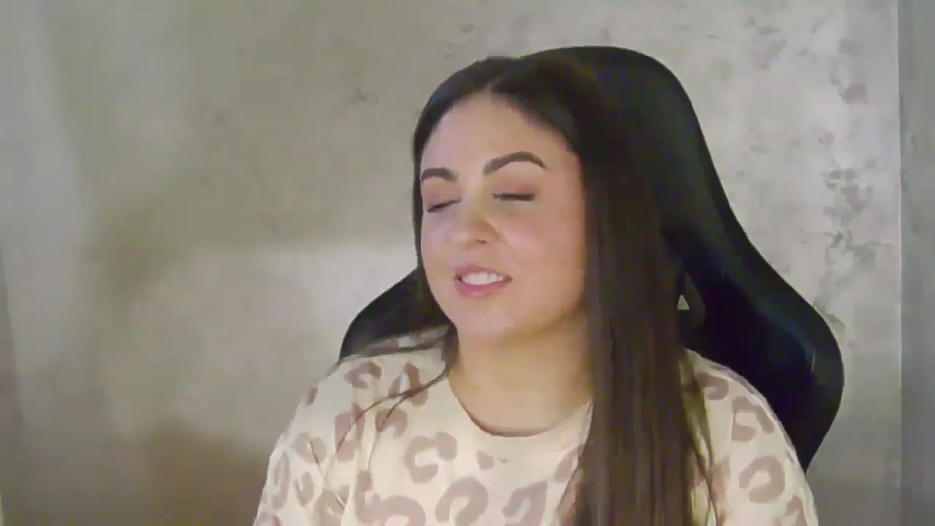 Gallery image thumbnail from NotVanilla's myfreecams stream on, 04/14/2026, 04:40 image 15 of 20
