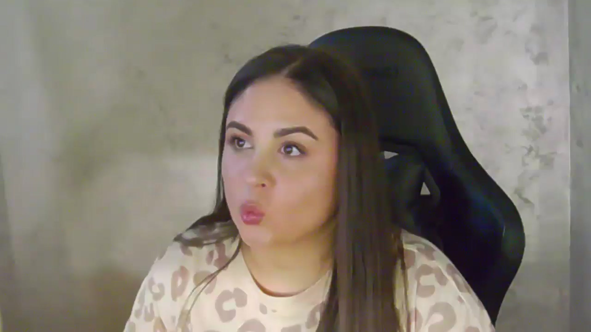 Gallery image thumbnail from NotVanilla's myfreecams stream on, 04/14/2026, 04:40 image 18 of 20