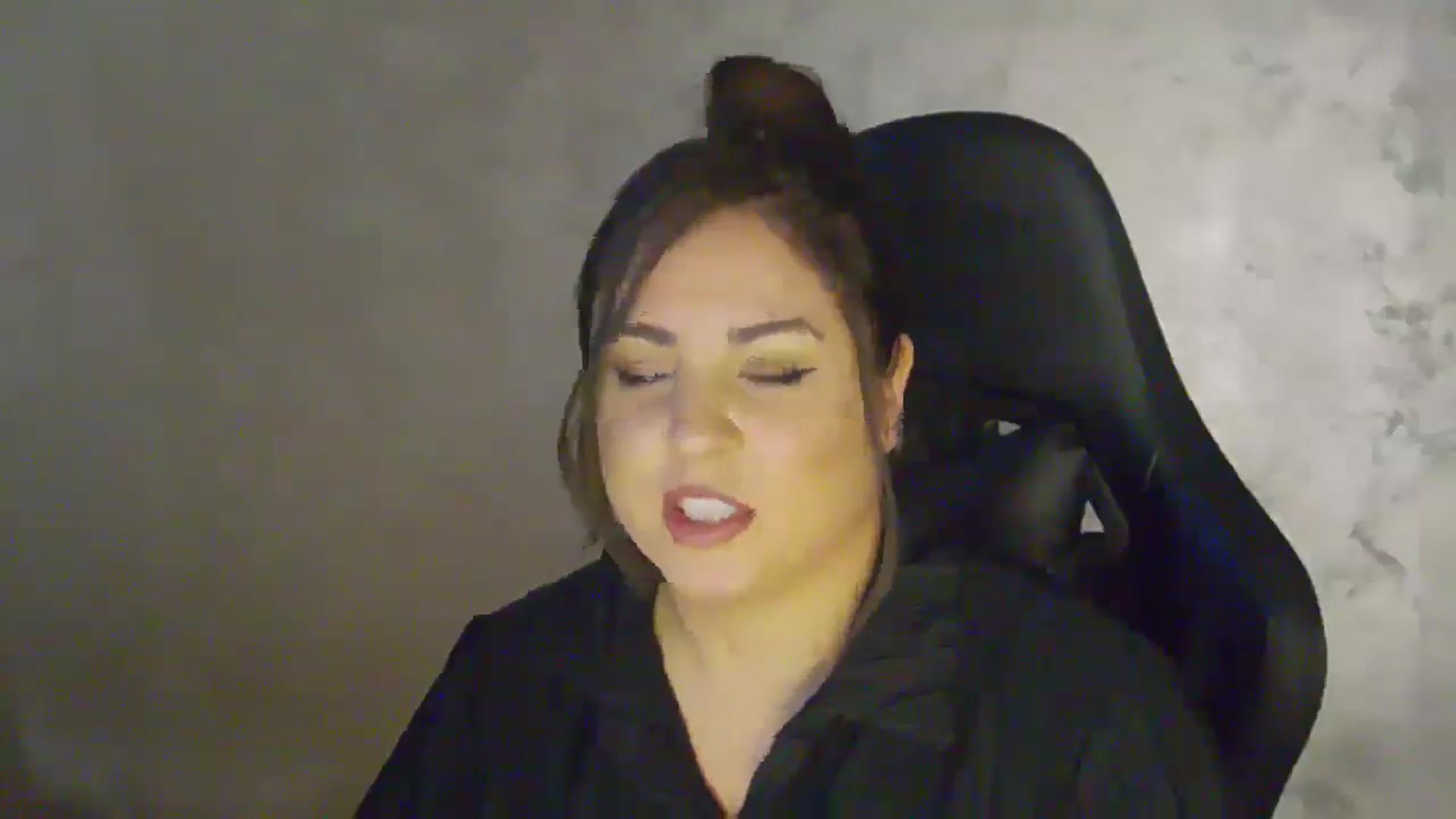 Gallery image thumbnail from NotVanilla's myfreecams stream on, 04/14/2026, 22:53 image 18 of 20