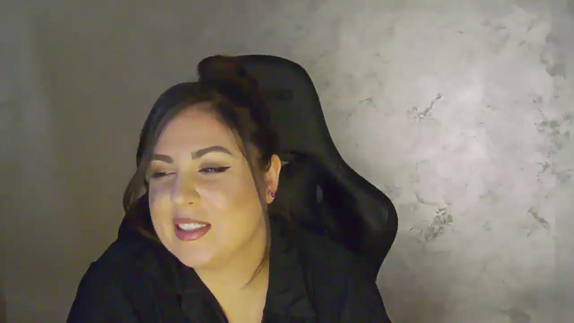 Gallery image thumbnail from NotVanilla's myfreecams stream on, 04/14/2026, 22:53 image 16 of 20