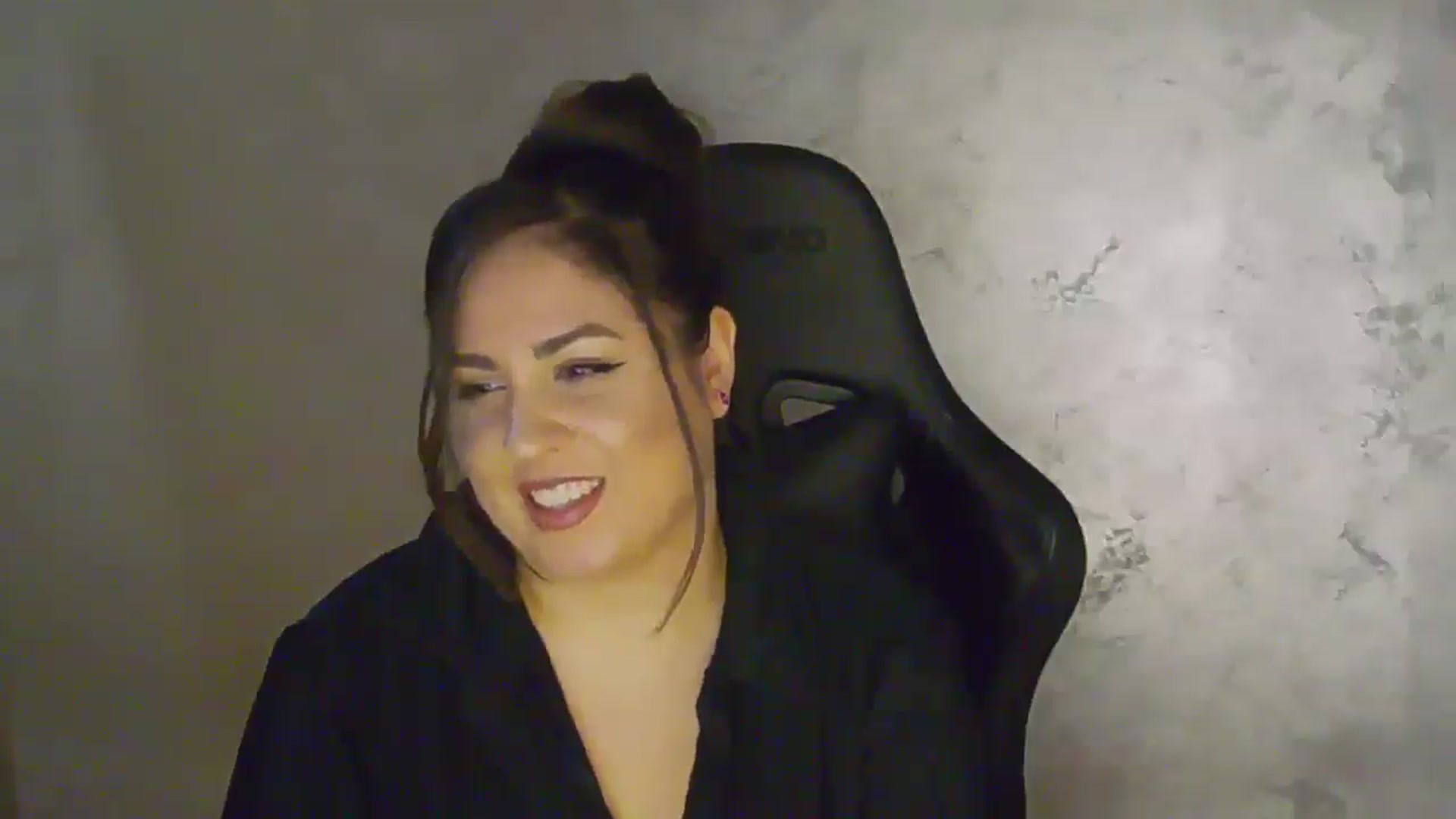 Gallery image thumbnail from NotVanilla's myfreecams stream on, 04/14/2026, 22:53 image 14 of 20
