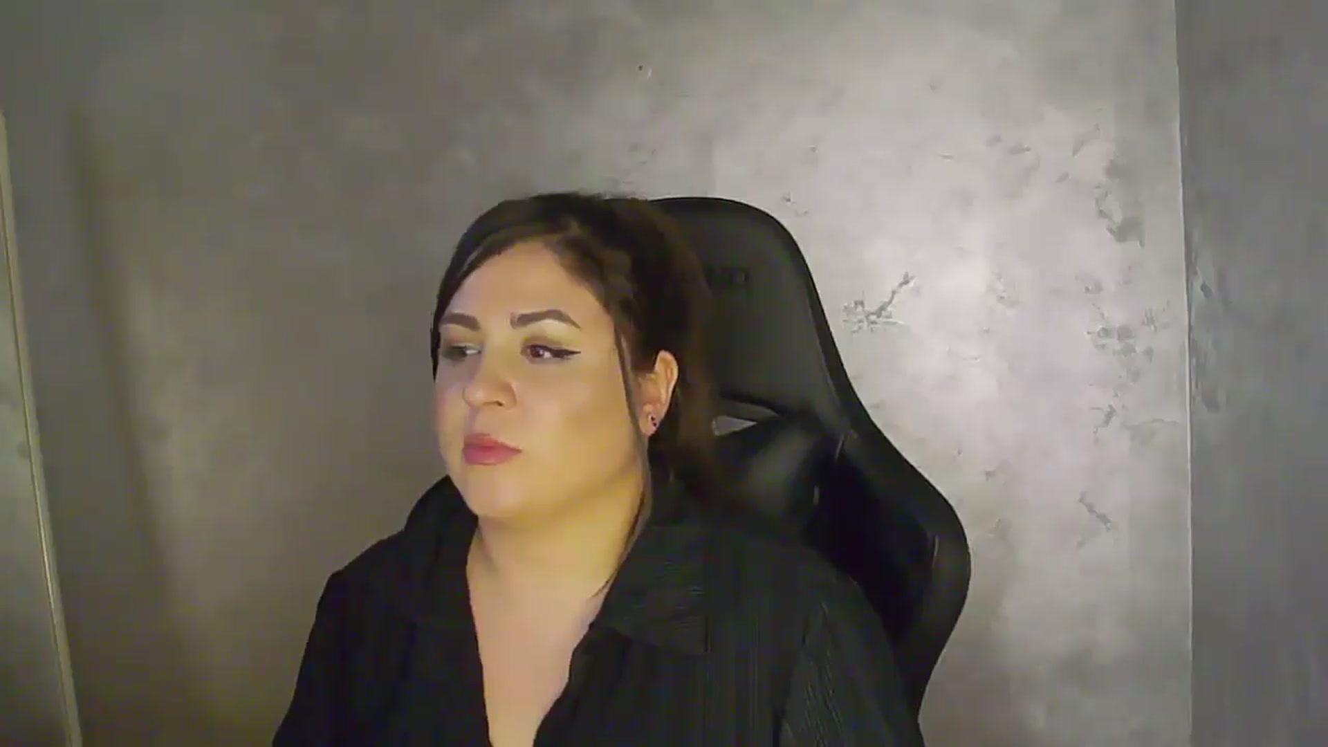 Gallery image thumbnail from NotVanilla's myfreecams stream on, 04/15/2026, 02:04 image 17 of 20