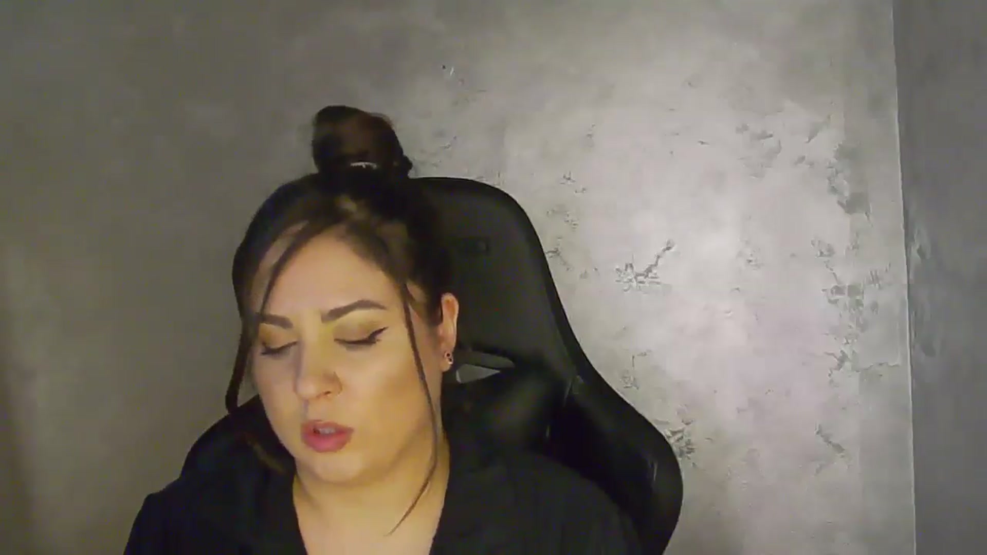 Gallery image thumbnail from NotVanilla's myfreecams stream on, 04/15/2026, 02:04 image 9 of 20