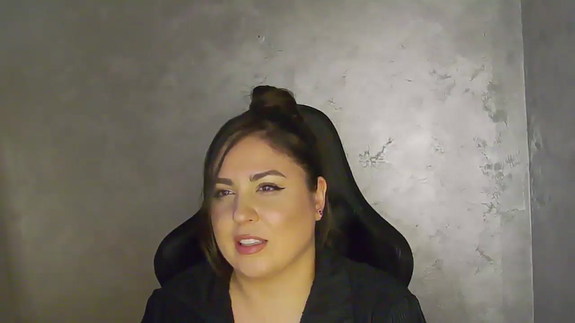 Gallery image thumbnail from NotVanilla's myfreecams stream on, 04/15/2026, 02:04 image 12 of 20