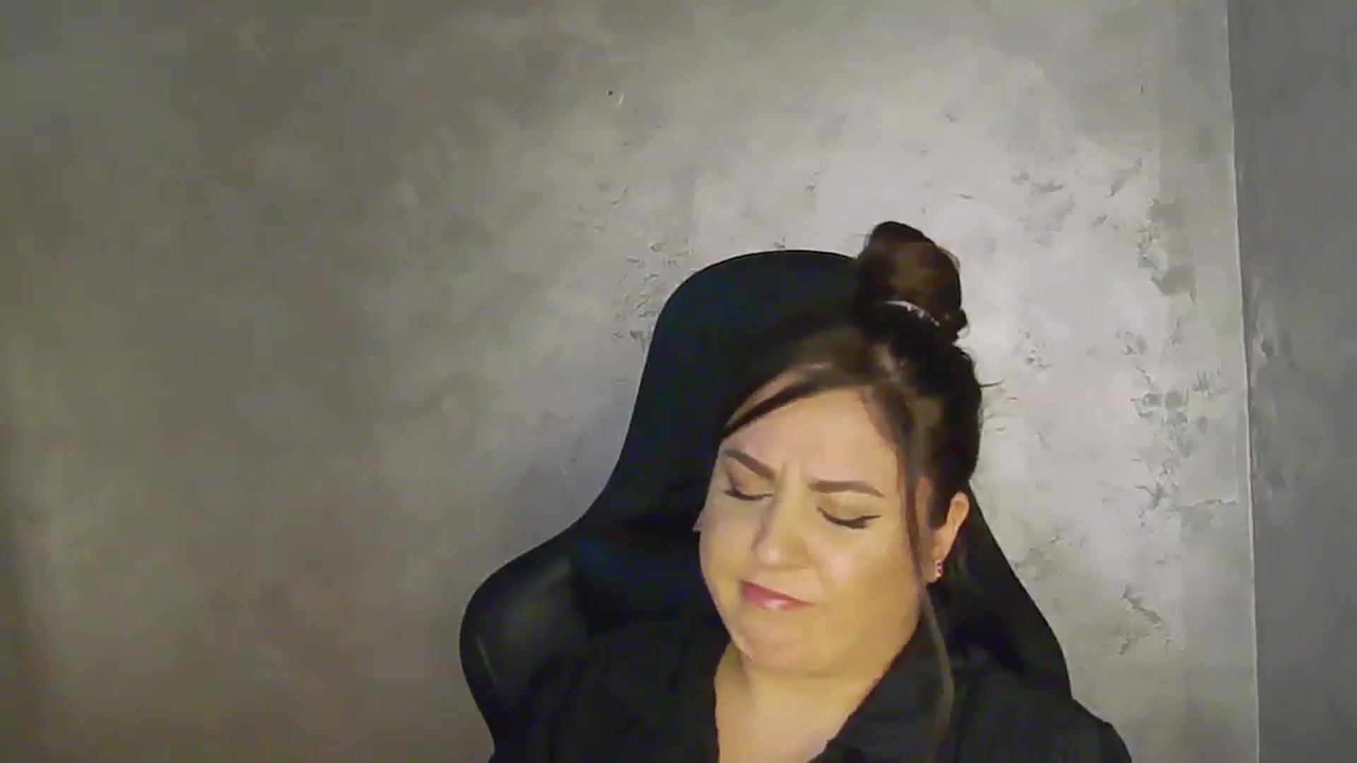 Gallery image thumbnail from NotVanilla's myfreecams stream on, 04/15/2026, 02:04 image 6 of 20