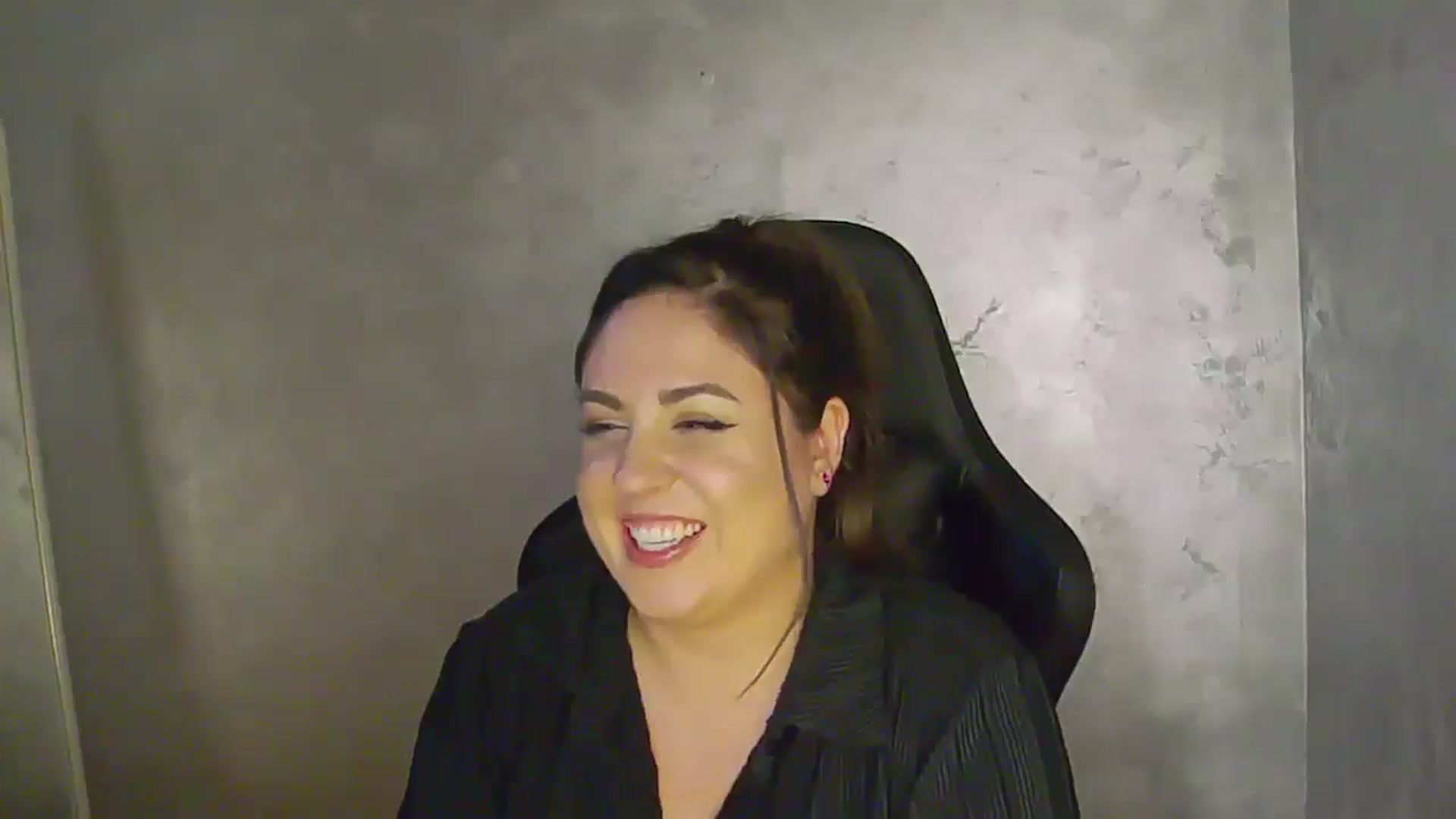 Gallery image thumbnail from NotVanilla's myfreecams stream on, 04/15/2026, 02:04 image 18 of 20