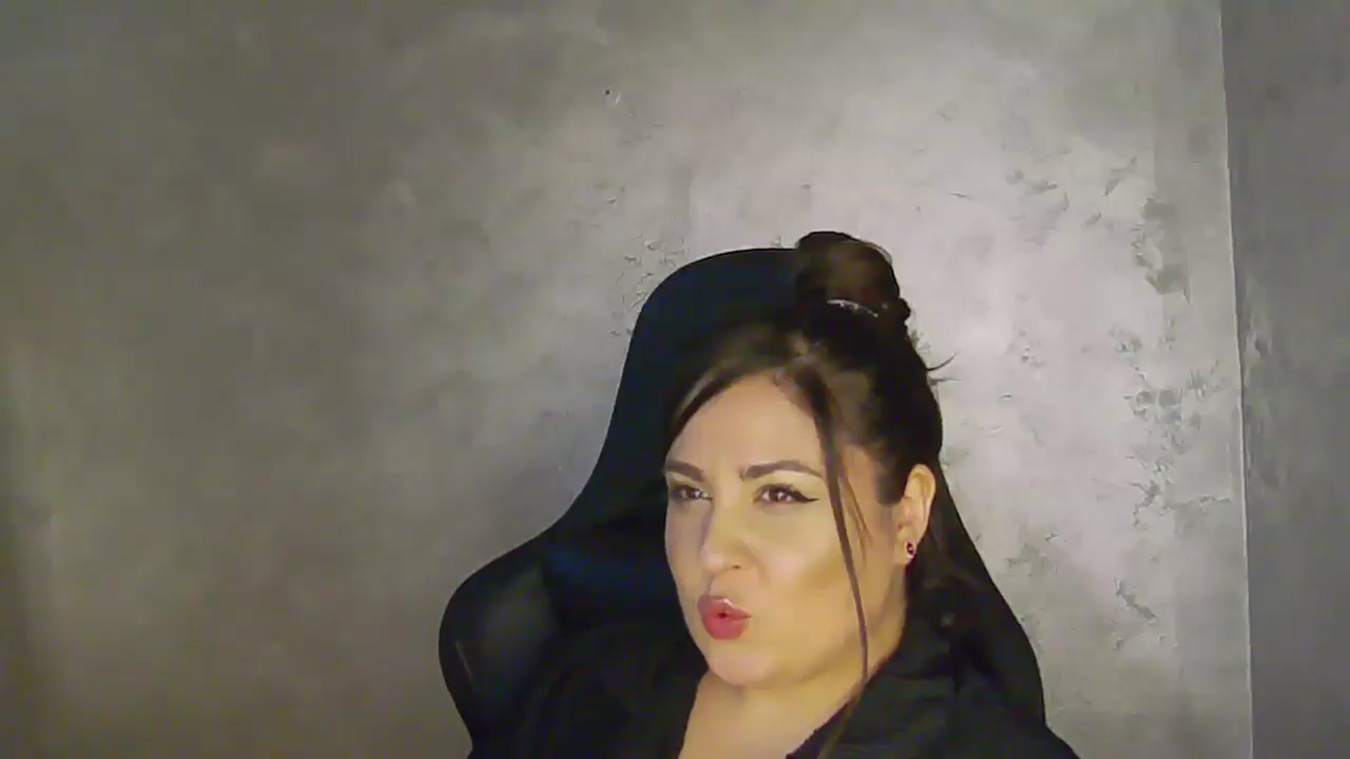 Gallery image thumbnail from NotVanilla's myfreecams stream on, 04/15/2026, 02:04 image 5 of 20