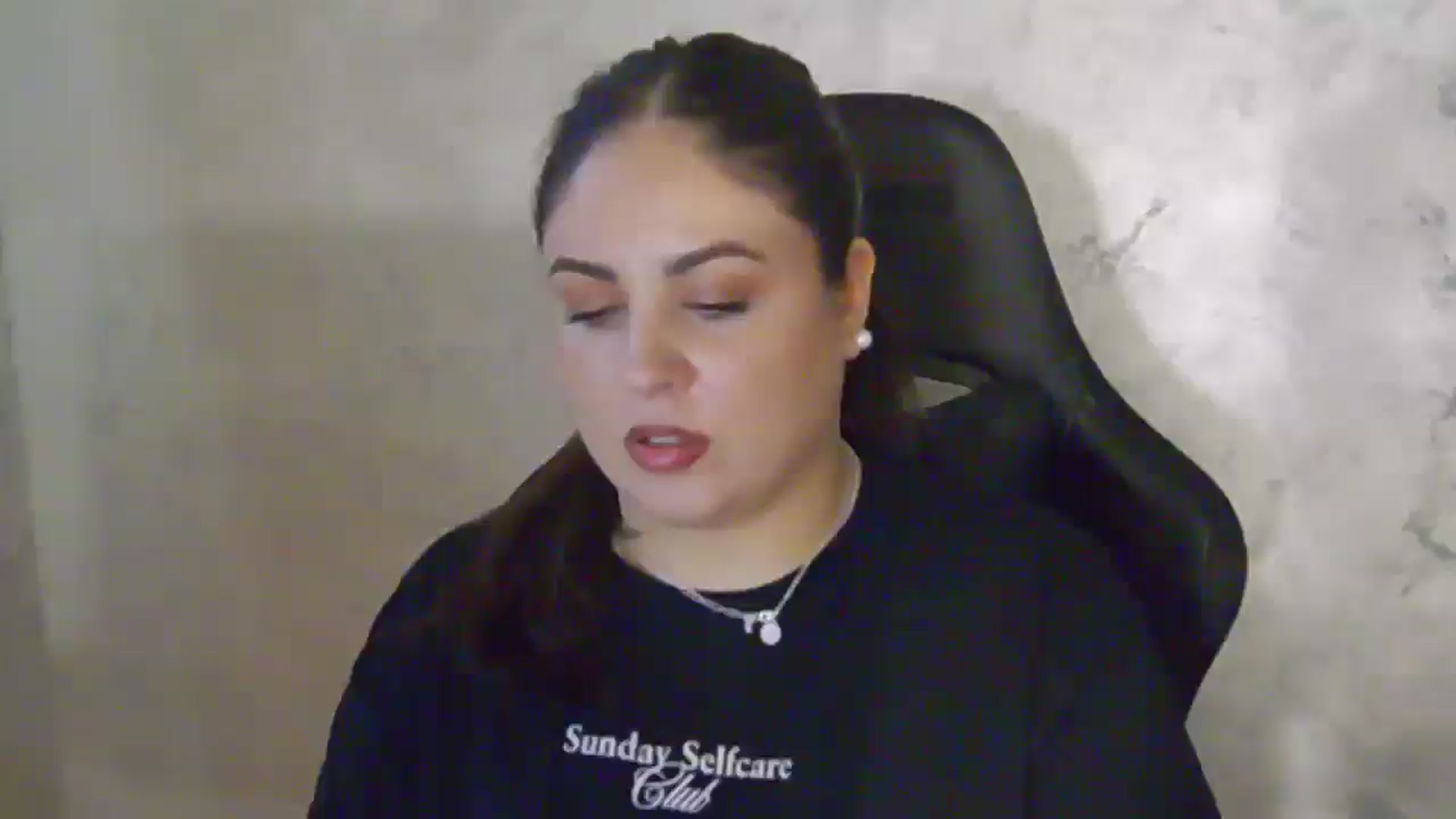 Gallery image thumbnail from NotVanilla's myfreecams stream on, 04/17/2026, 24:58 image 13 of 20