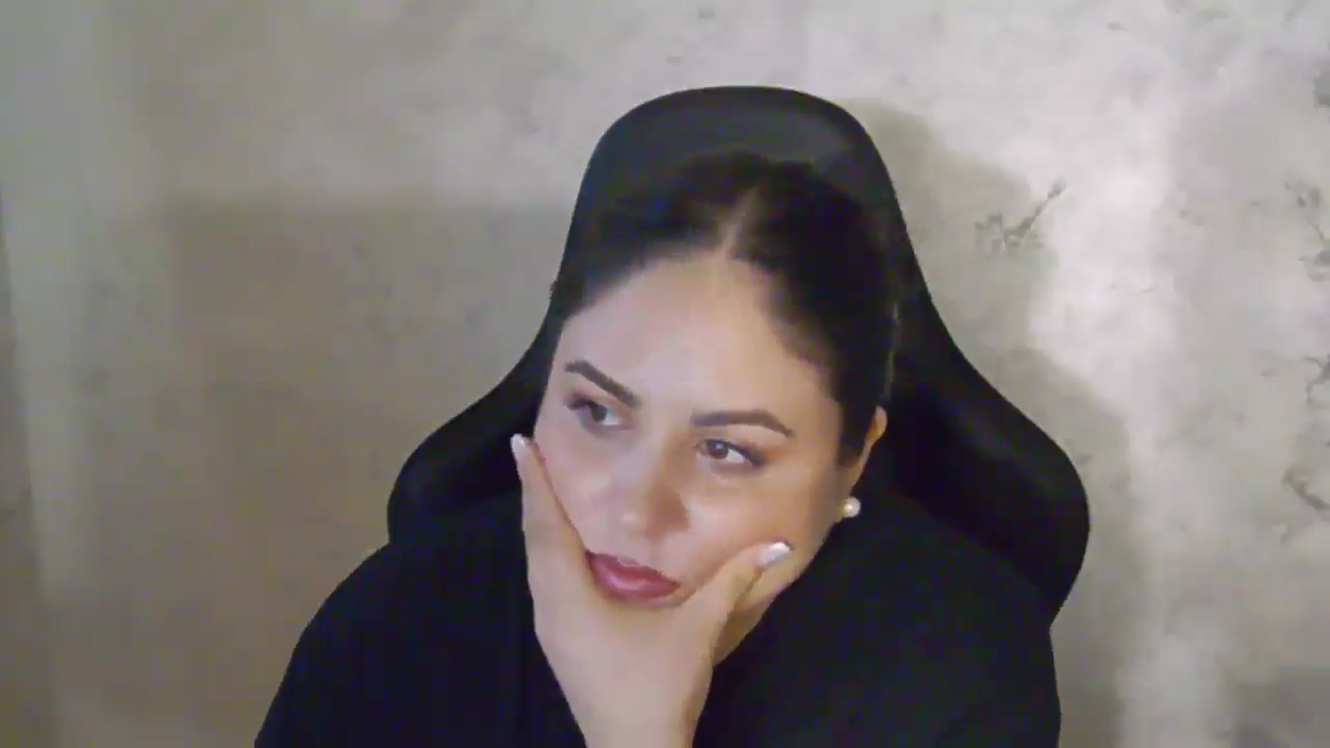 Gallery image thumbnail from NotVanilla's myfreecams stream on, 04/17/2026, 24:58 image 8 of 20