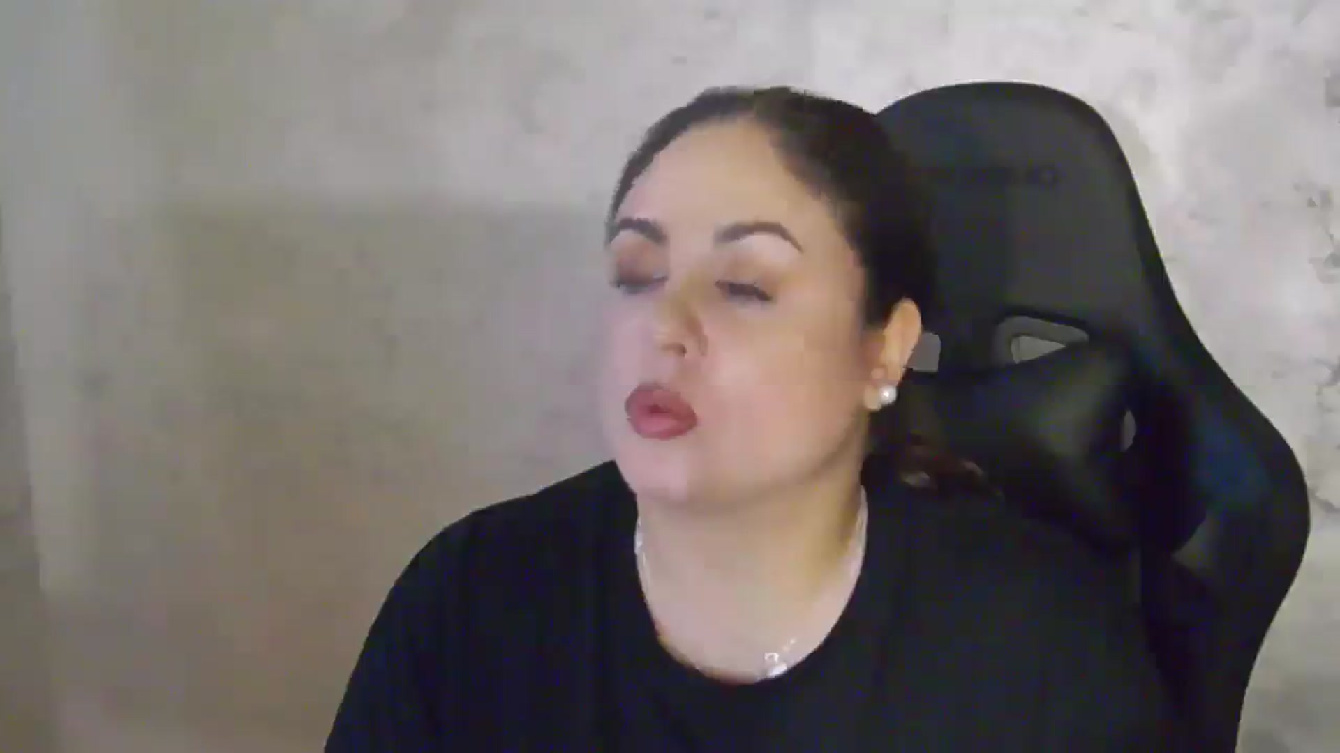 Gallery image thumbnail from NotVanilla's myfreecams stream on, 04/17/2026, 24:58 image 3 of 20
