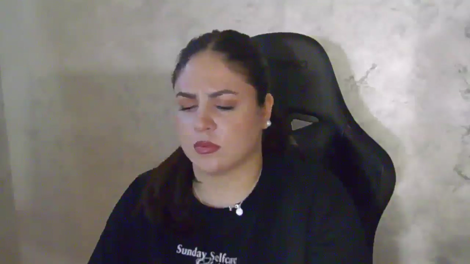 Gallery image thumbnail from NotVanilla's myfreecams stream on, 04/17/2026, 24:58 image 15 of 20