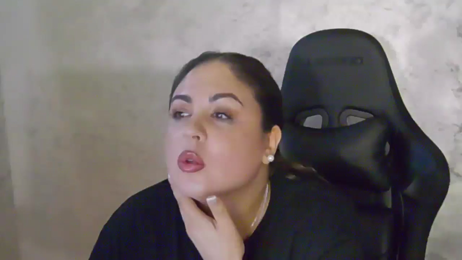 Gallery image thumbnail from NotVanilla's myfreecams stream on, 04/17/2026, 24:58 image 4 of 20