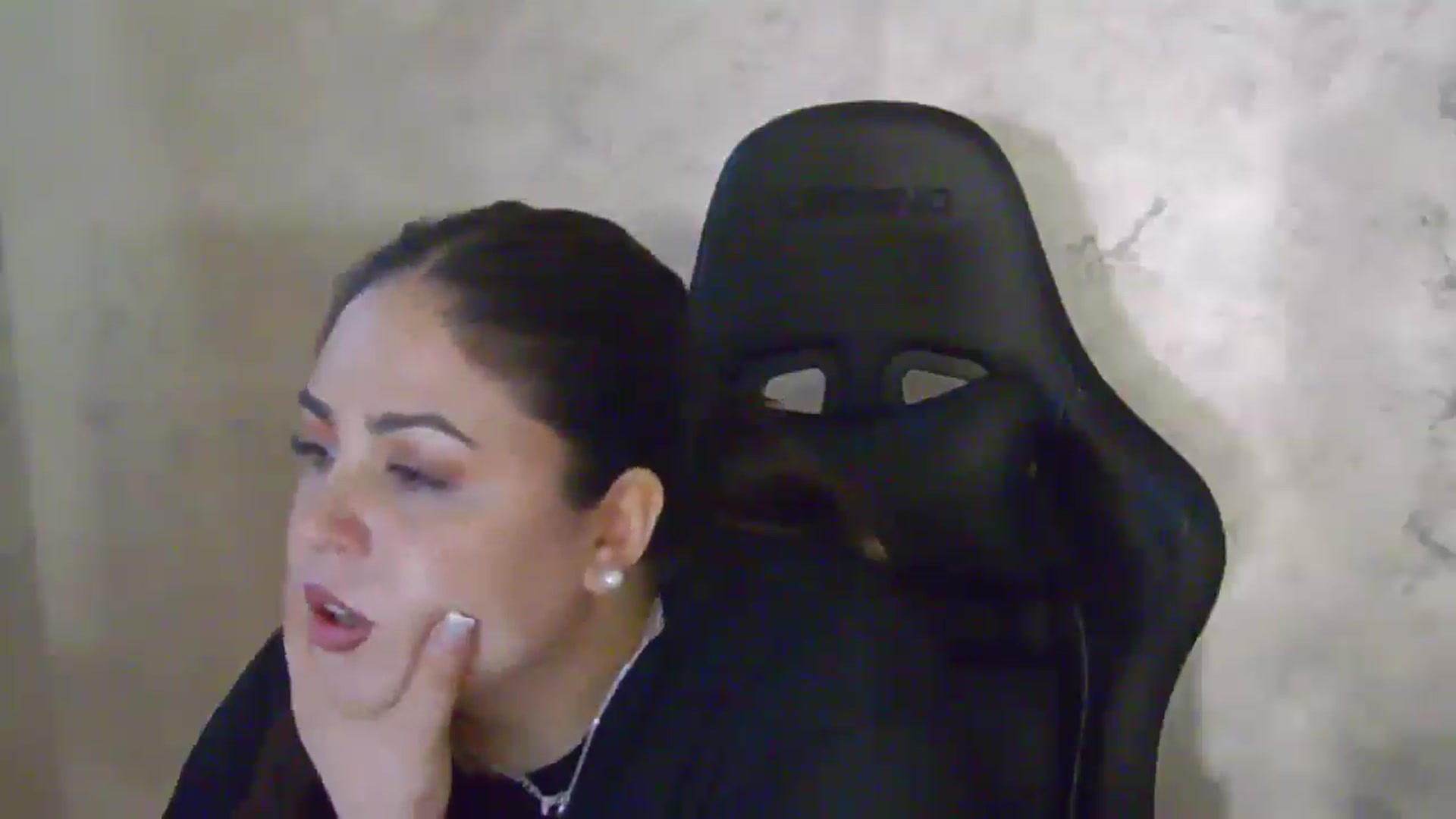 Gallery image thumbnail from NotVanilla's myfreecams stream on, 04/17/2026, 24:58 image 14 of 20