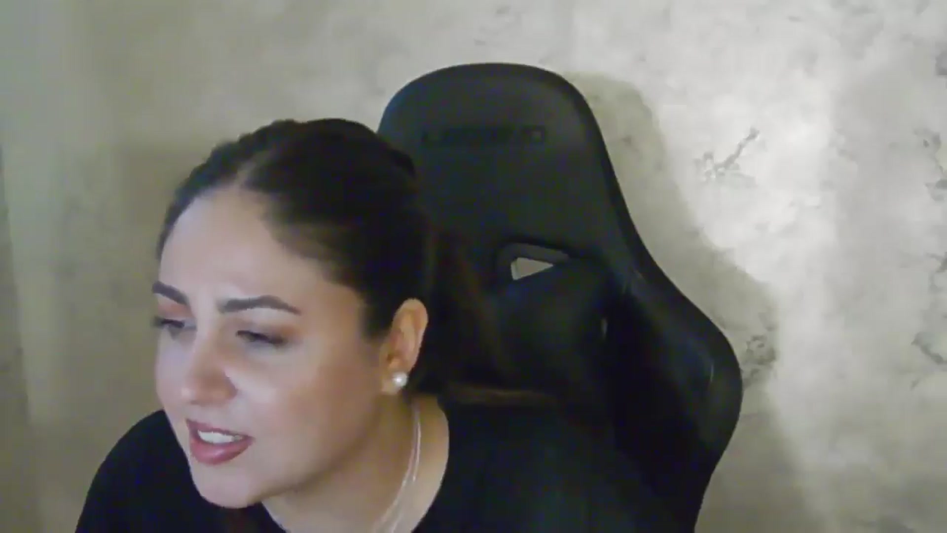 Gallery image thumbnail from NotVanilla's myfreecams stream on, 04/17/2026, 01:44 image 9 of 20