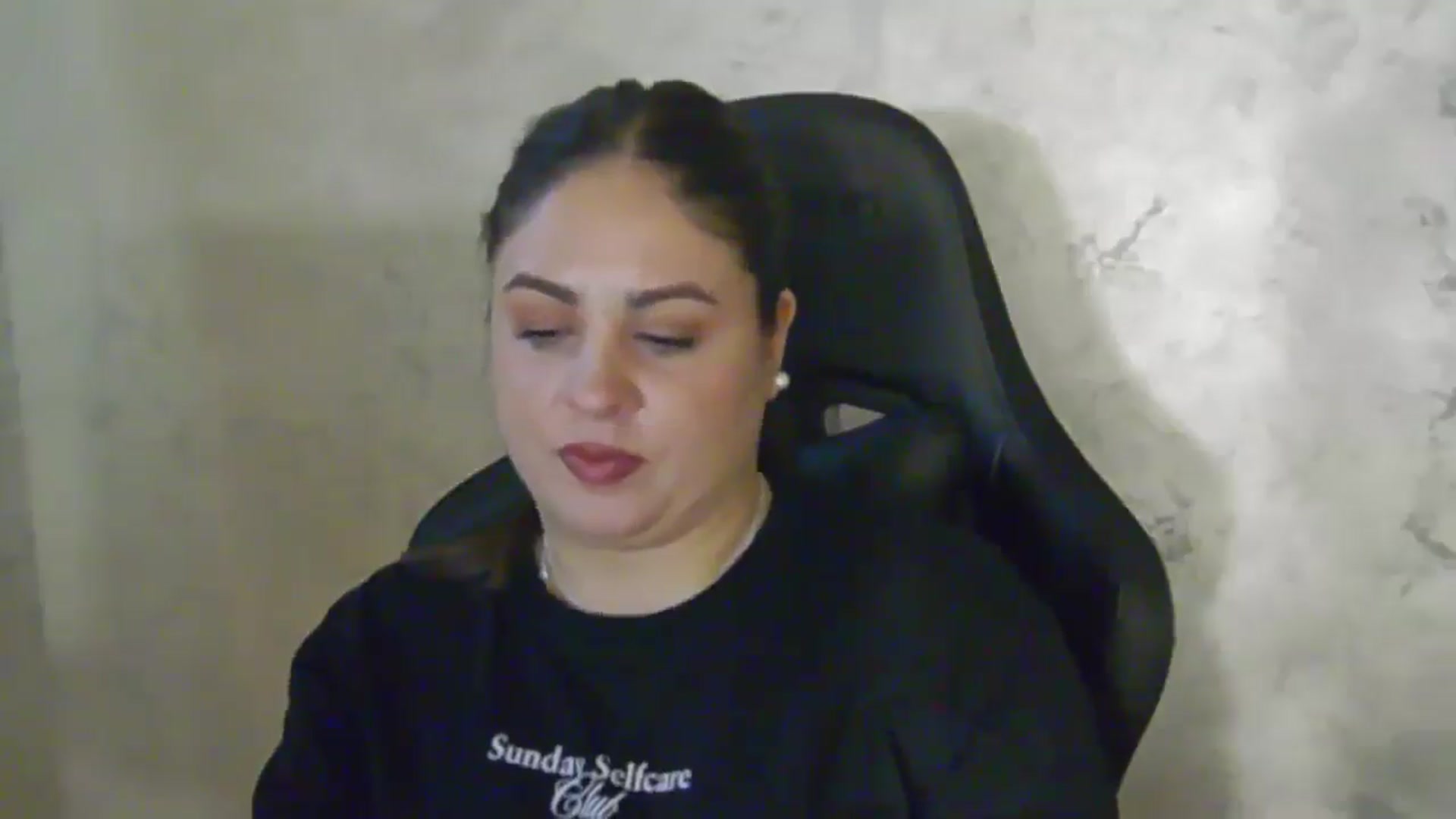 Gallery image thumbnail from NotVanilla's myfreecams stream on, 04/17/2026, 01:44 image 4 of 20
