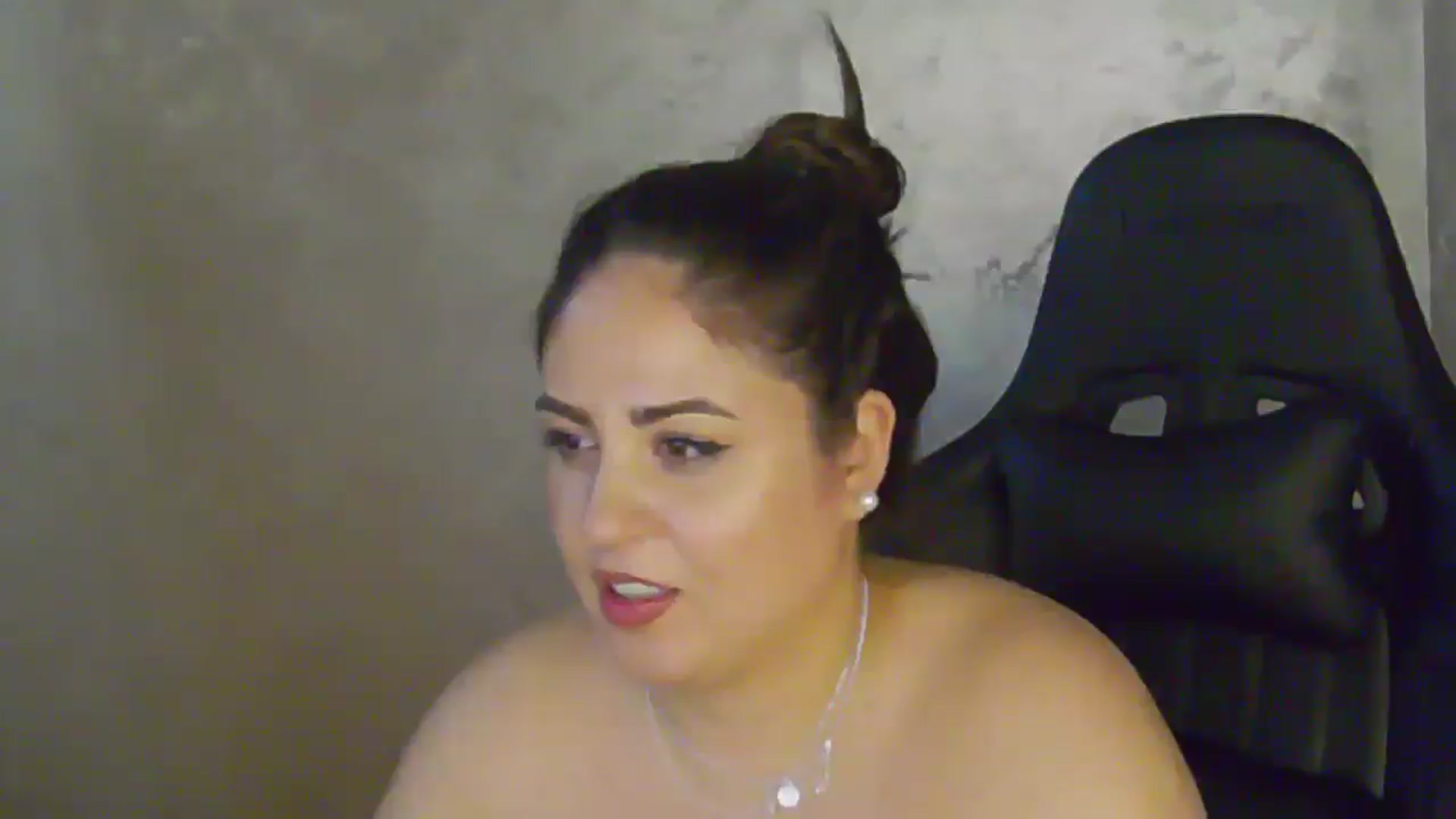 Gallery image thumbnail from NotVanilla's myfreecams stream on, 04/18/2026, 05:25 image 5 of 20