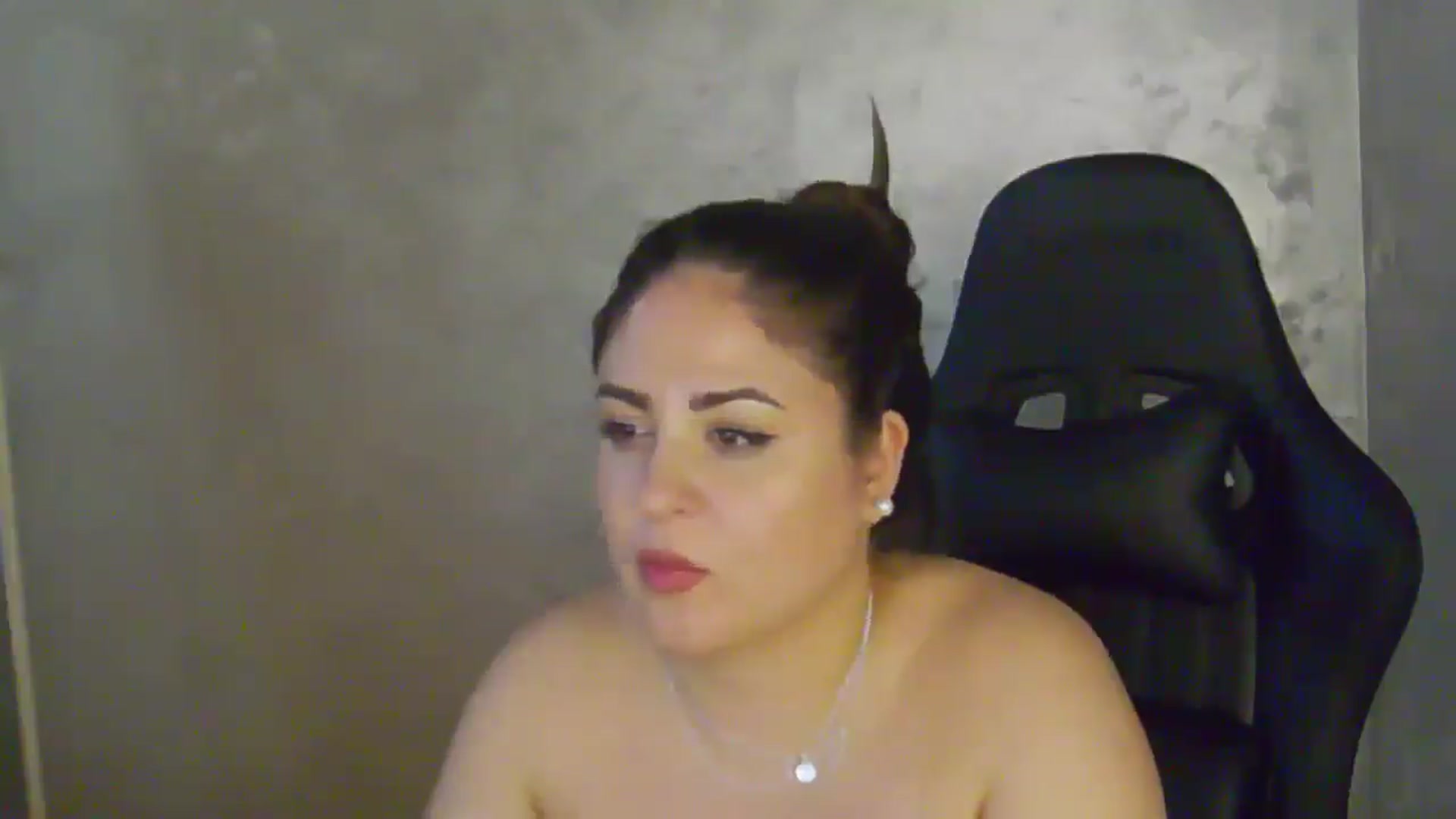 Gallery image thumbnail from NotVanilla's myfreecams stream on, 04/18/2026, 05:25 image 9 of 20