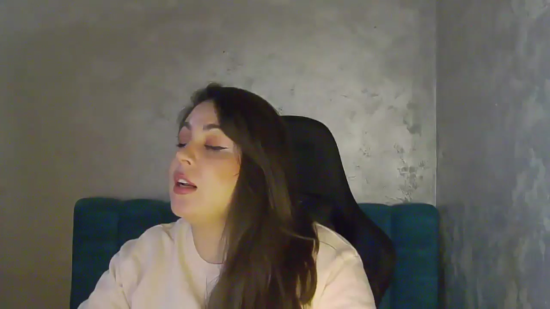 Gallery image thumbnail from NotVanilla's myfreecams stream on, 04/22/2026, 24:01 image 17 of 20