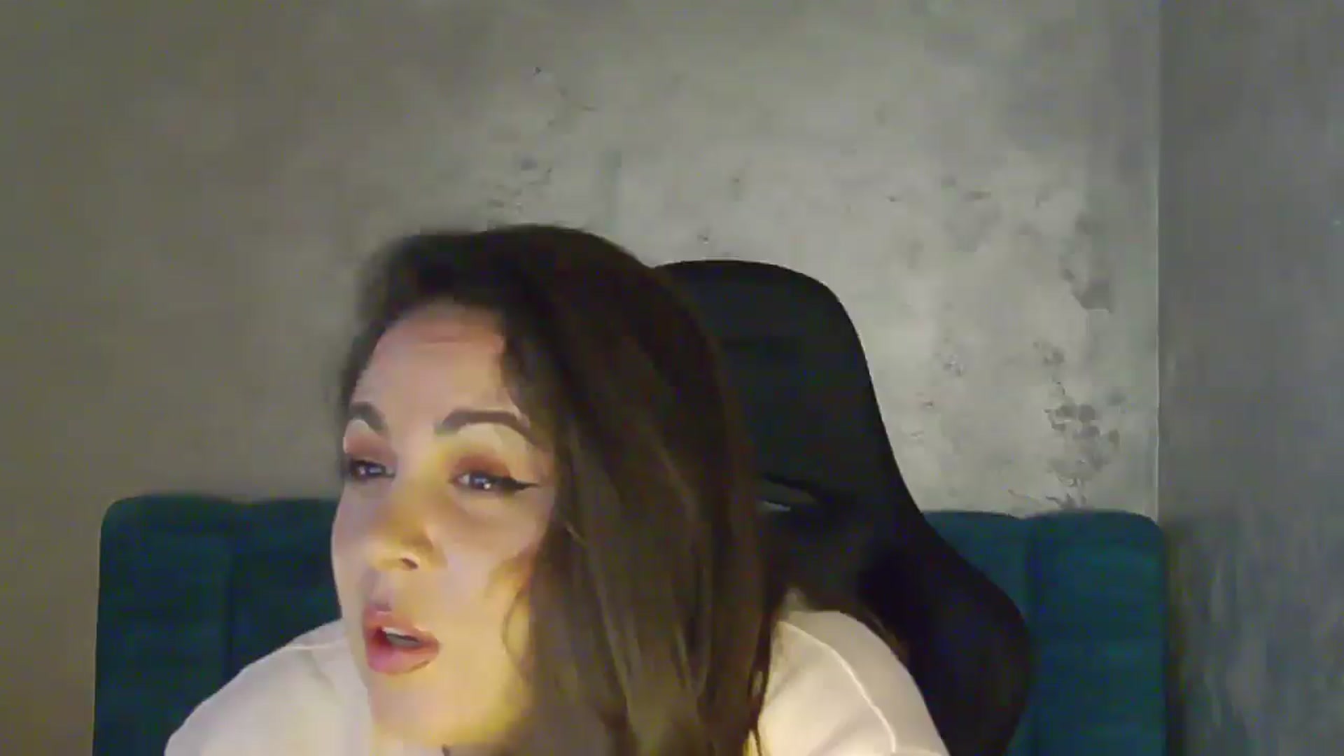 Gallery image thumbnail from NotVanilla's myfreecams stream on, 04/22/2026, 24:01 image 5 of 20