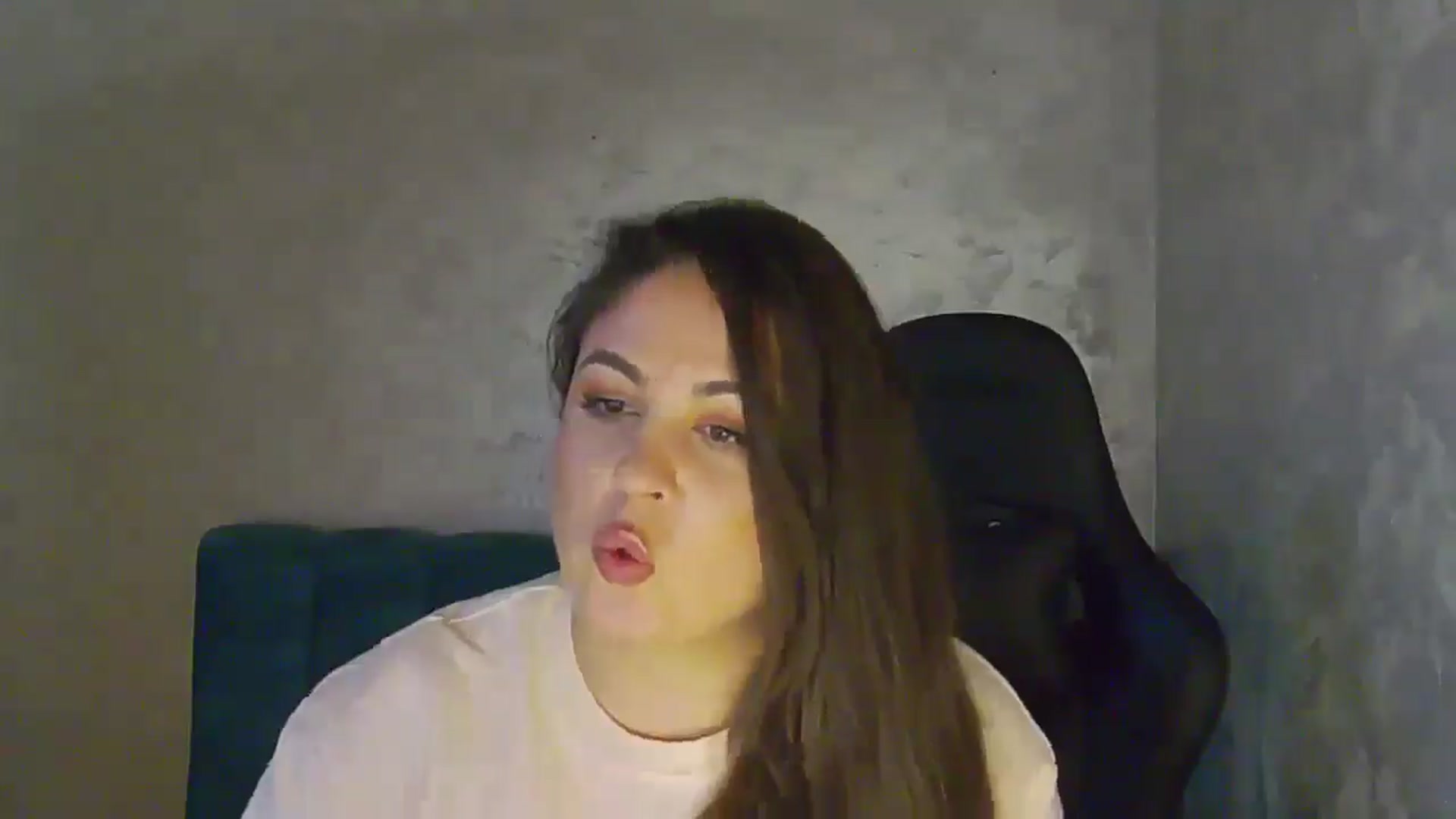 Gallery image thumbnail from NotVanilla's myfreecams stream on, 04/22/2026, 24:01 image 18 of 20
