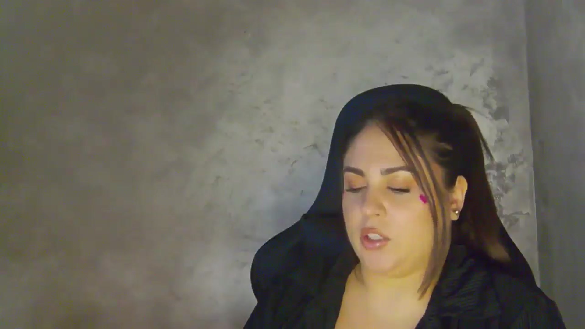 Gallery image thumbnail from NotVanilla's myfreecams stream on, 04/23/2026, 07:36 image 4 of 20