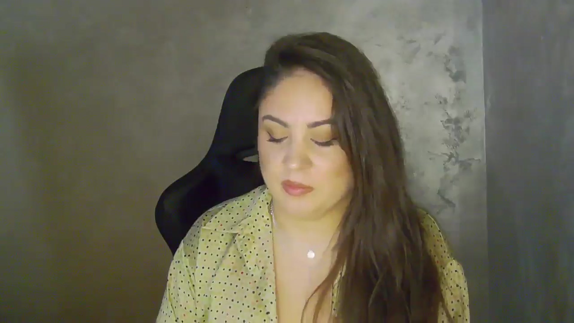Gallery image thumbnail from NotVanilla's myfreecams stream on, 04/25/2026, 01:56 image 15 of 20