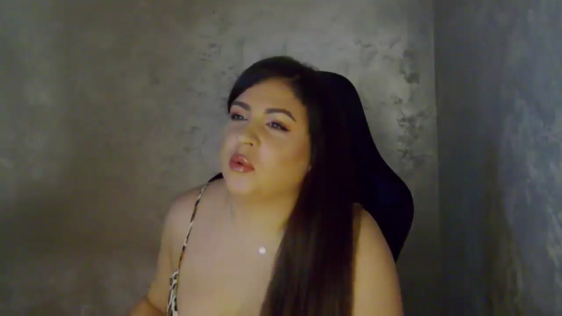 Gallery image thumbnail from NotVanilla's myfreecams stream on, 04/26/2026, 24:00 image 2 of 20