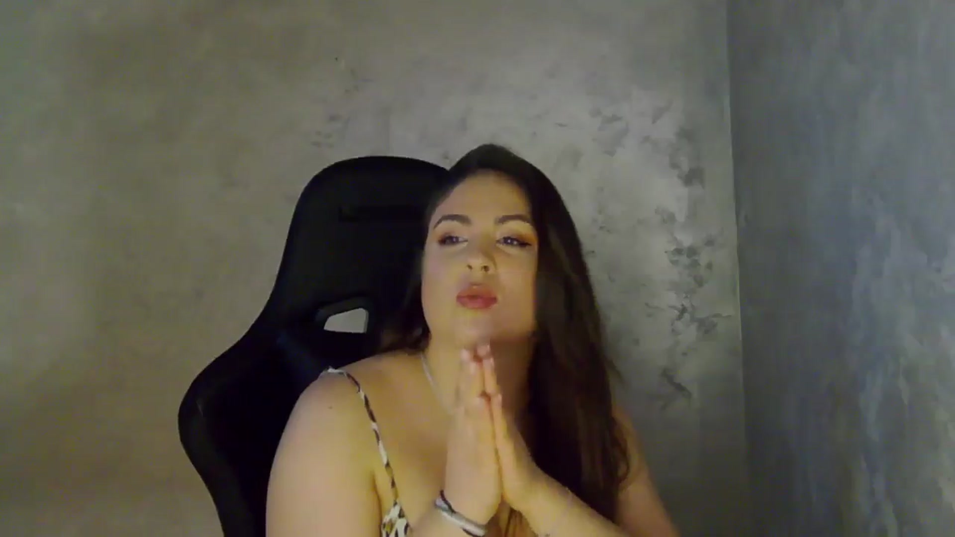 Gallery image thumbnail from NotVanilla's myfreecams stream on, 04/26/2026, 01:00 image 12 of 20