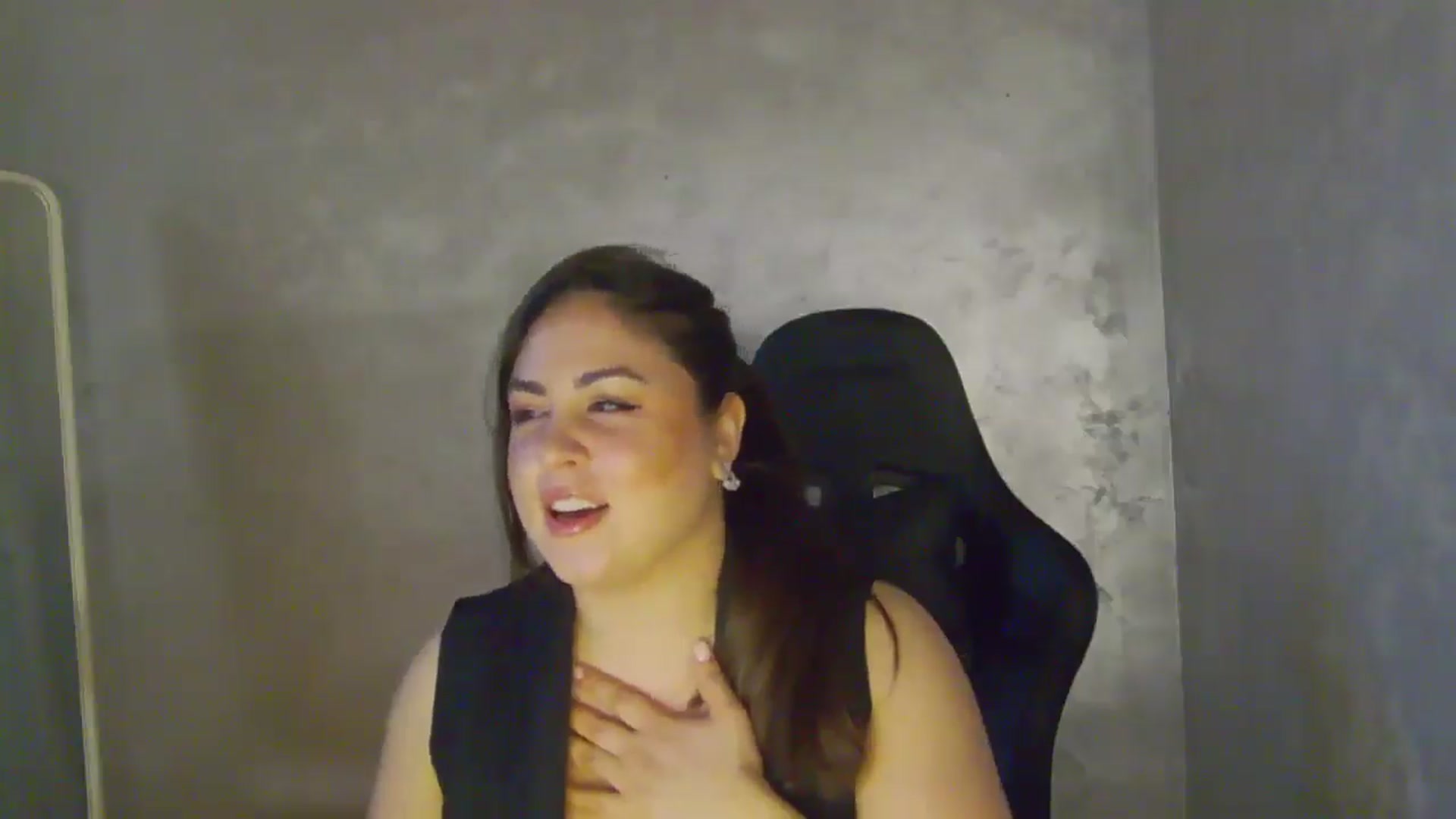Gallery image thumbnail from NotVanilla's myfreecams stream on, 04/28/2026, 22:58 image 5 of 20