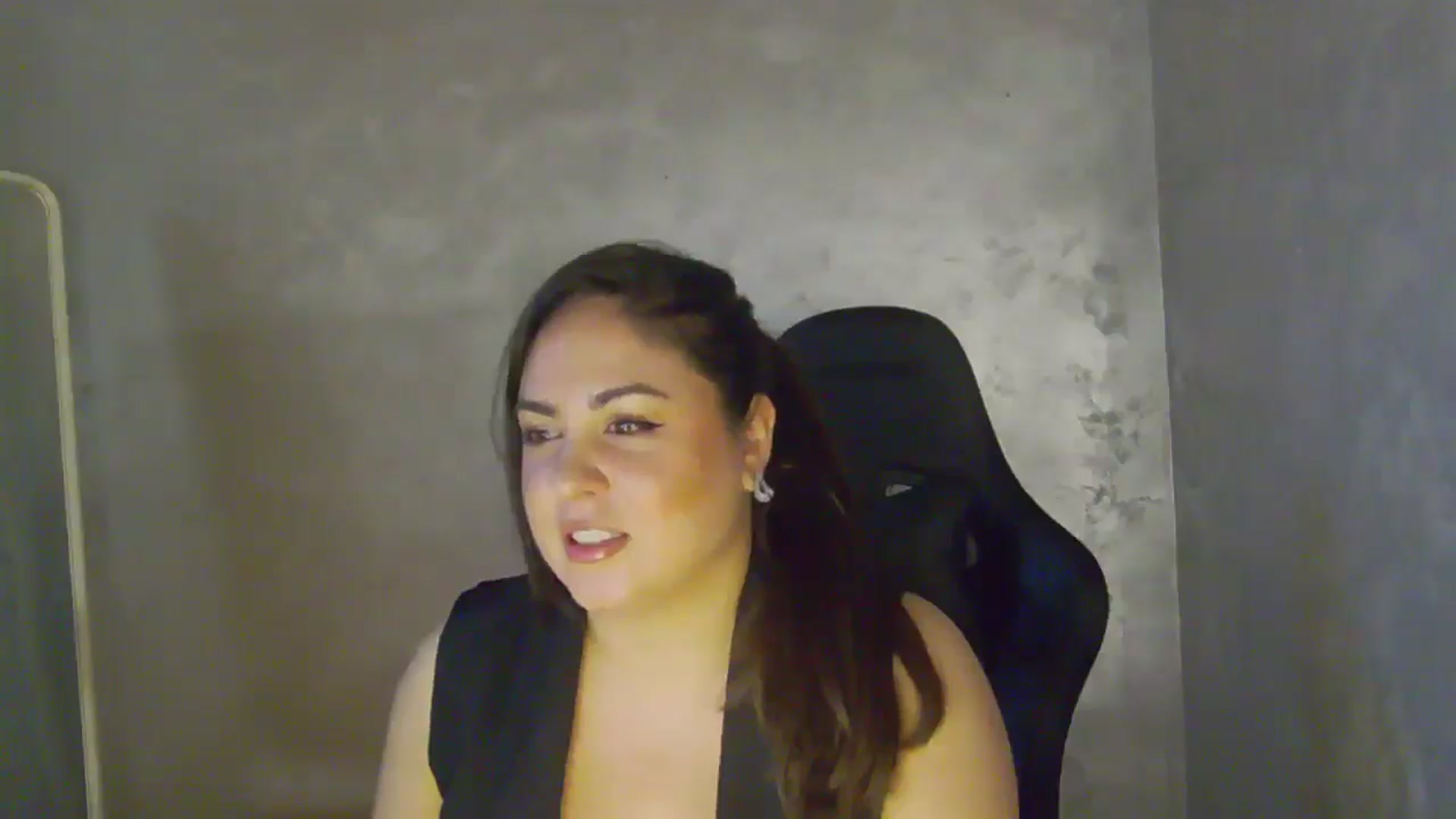 Gallery image thumbnail from NotVanilla's myfreecams stream on, 04/28/2026, 22:58 image 7 of 20