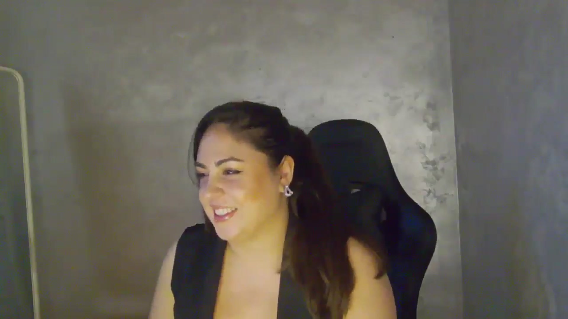 Gallery image thumbnail from NotVanilla's myfreecams stream on, 04/28/2026, 22:58 image 8 of 20