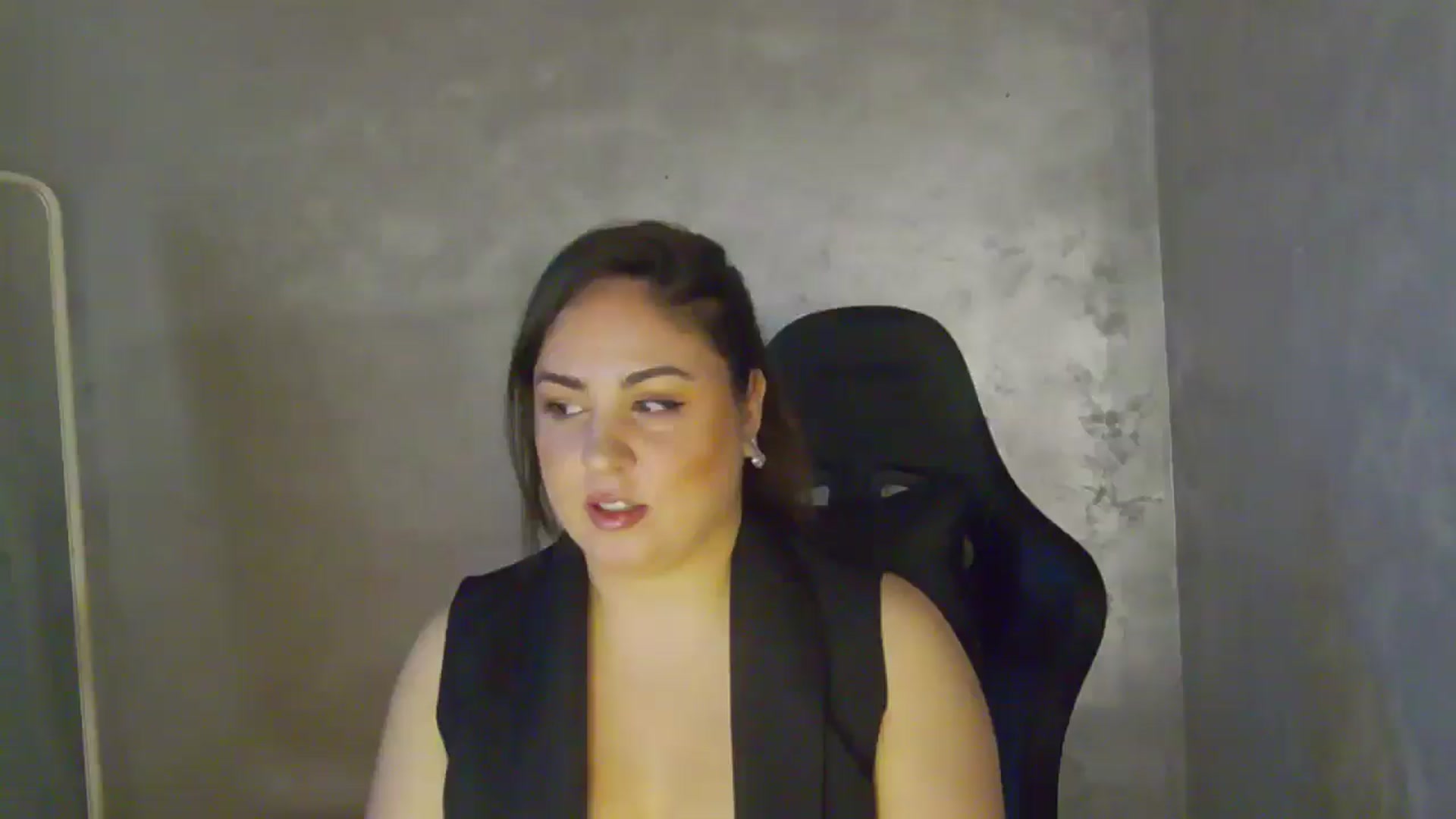 Gallery image thumbnail from NotVanilla's myfreecams stream on, 04/28/2026, 22:58 image 1 of 20