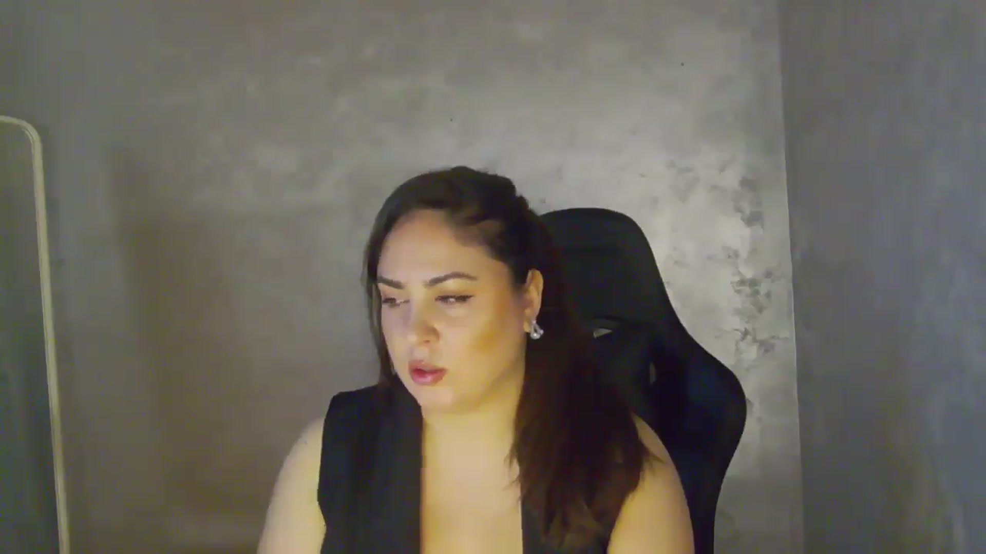 Gallery image thumbnail from NotVanilla's myfreecams stream on, 04/28/2026, 22:58 image 2 of 20