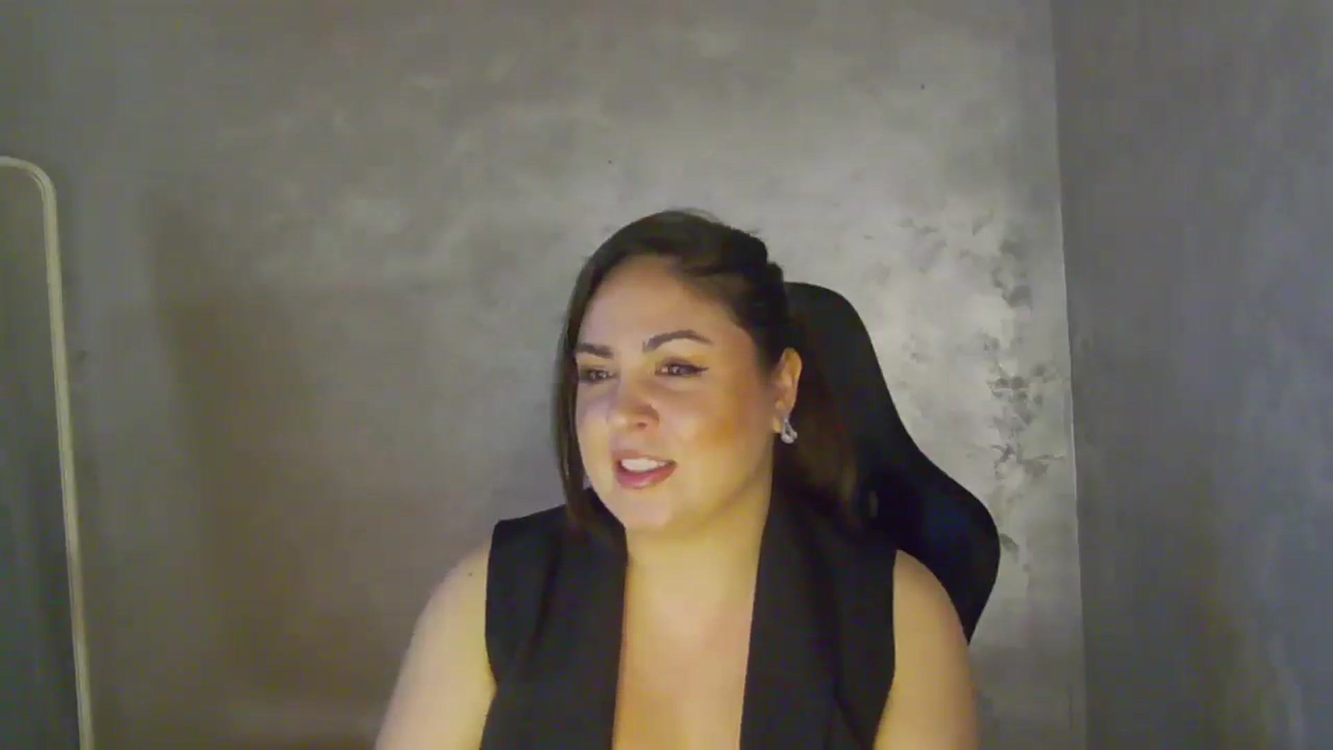 Gallery image thumbnail from NotVanilla's myfreecams stream on, 04/28/2026, 22:58 image 11 of 20