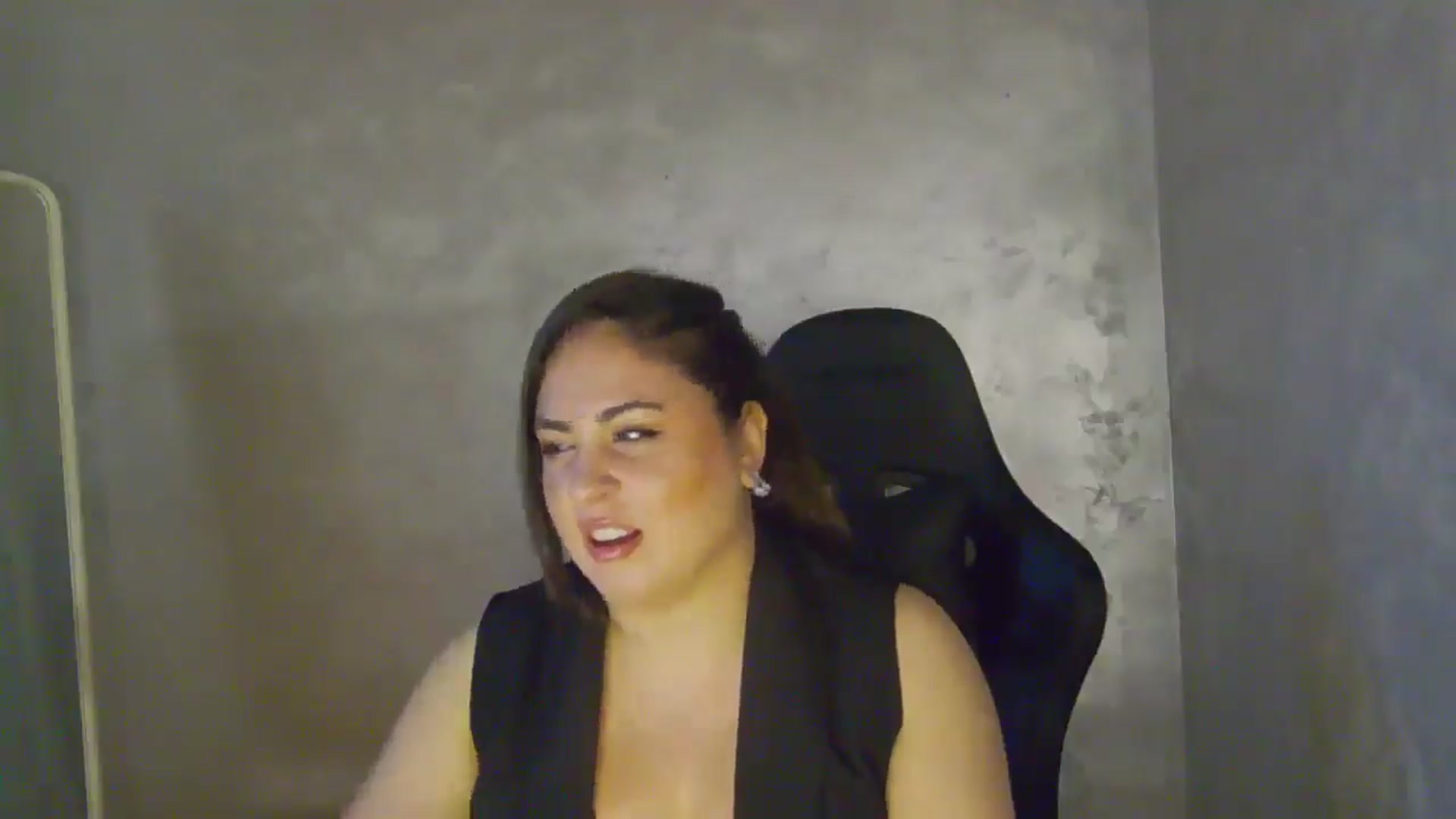 Gallery image thumbnail from NotVanilla's myfreecams stream on, 04/28/2026, 22:58 image 13 of 20