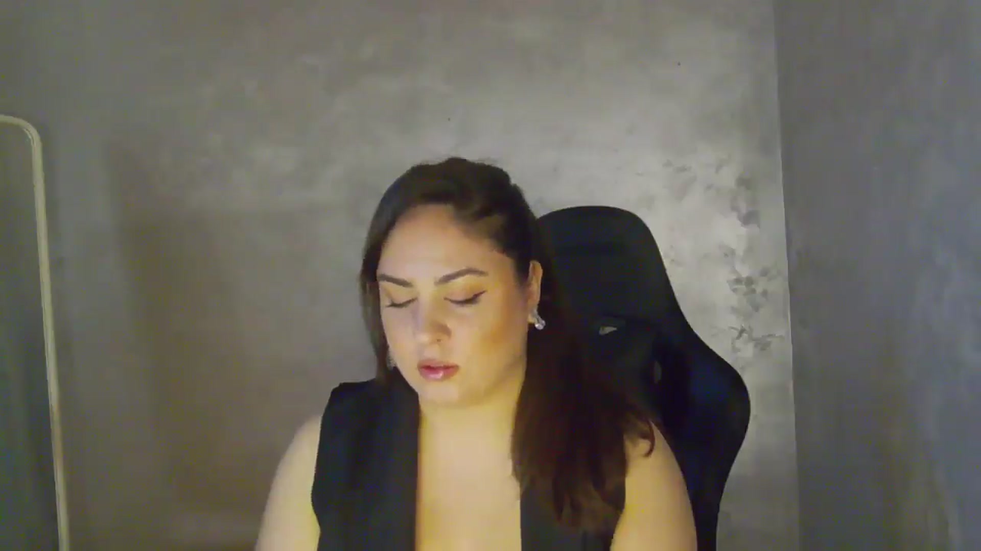 Gallery image thumbnail from NotVanilla's myfreecams stream on, 04/28/2026, 22:58 image 3 of 20