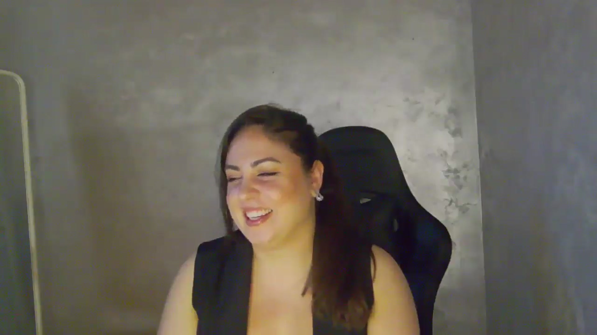 Gallery image thumbnail from NotVanilla's myfreecams stream on, 04/28/2026, 22:58 image 6 of 20